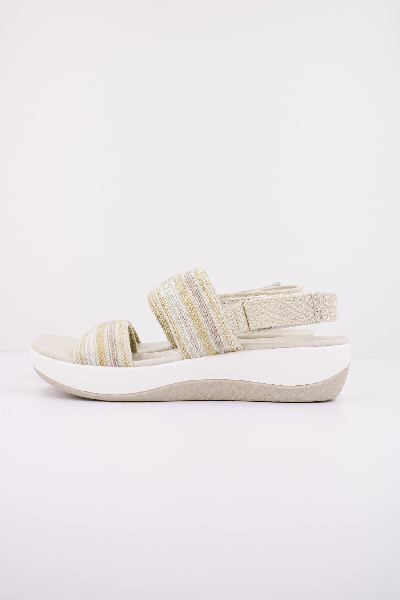 CLARKS ARLA STROLL en color BEIS (1)