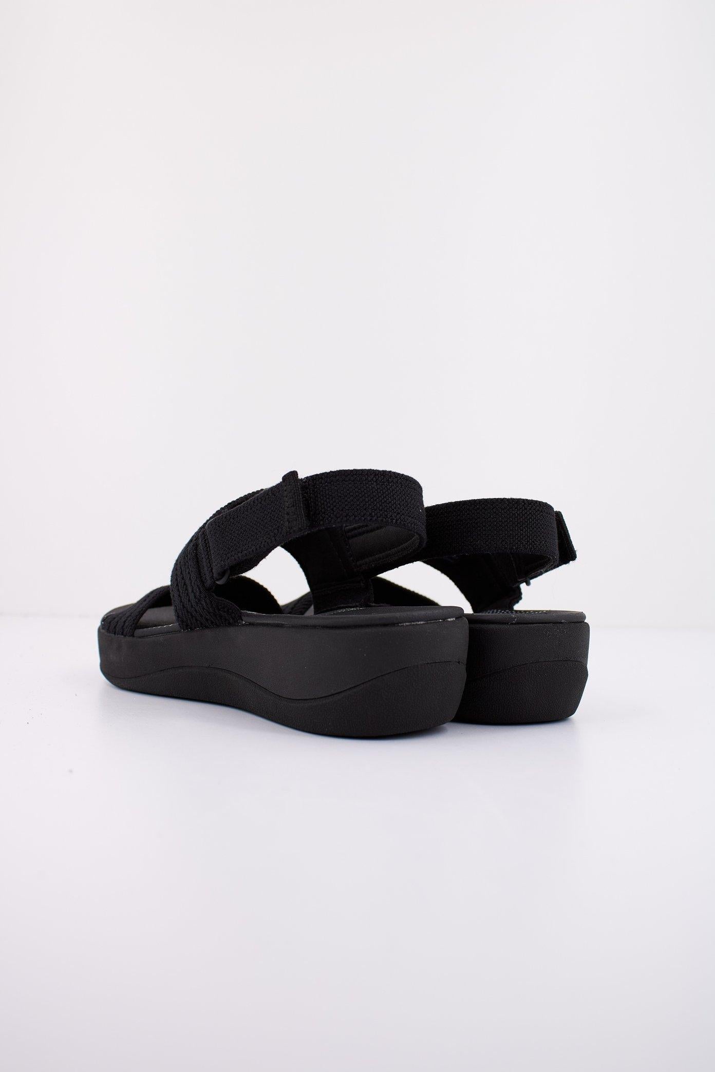 CLARKS ARLA STROLL en color NEGRO (3)