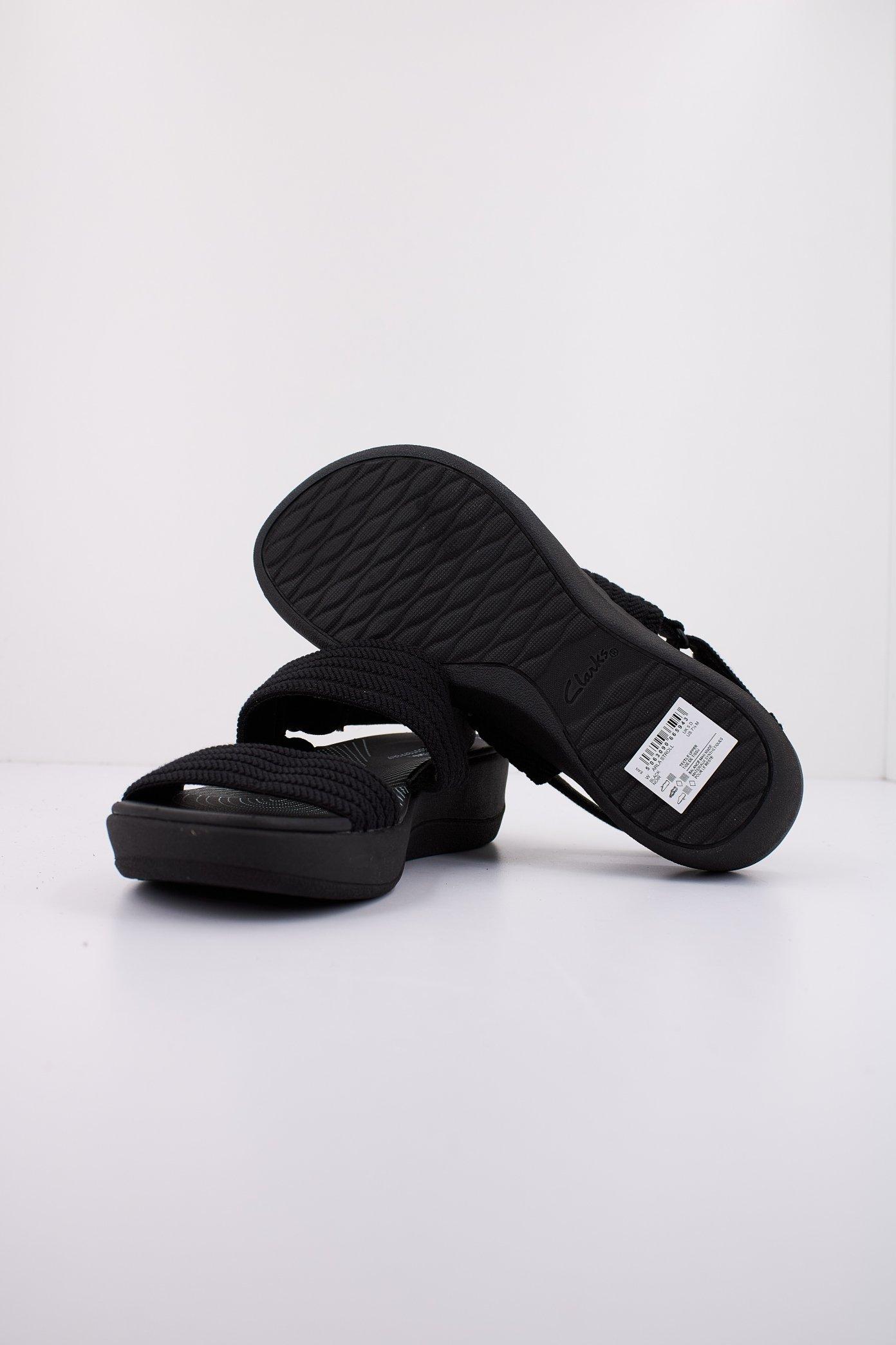 CLARKS ARLA STROLL en color NEGRO (4)