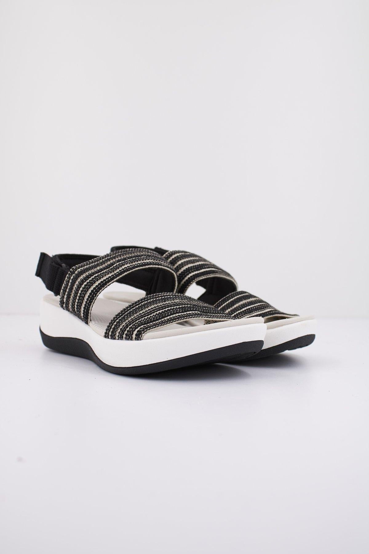 CLARKS ARLA STROLL en color NEGRO (2)