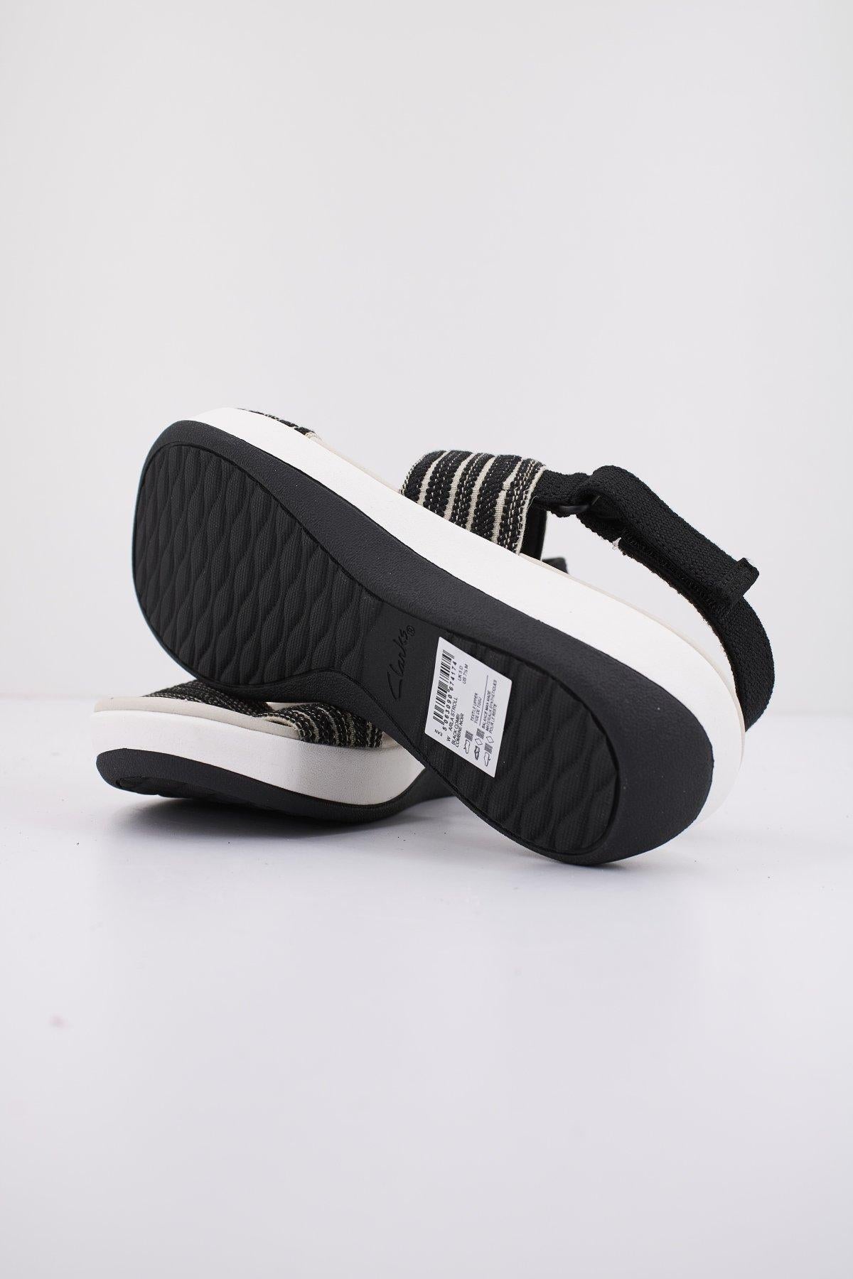CLARKS ARLA STROLL en color NEGRO (4)