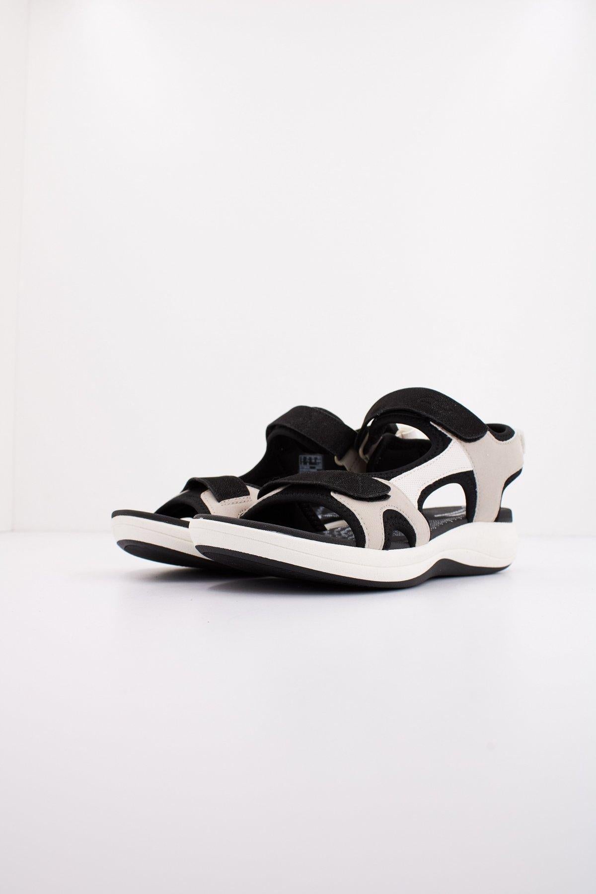 CLARKS MIRA BAY en color NEGRO (2)