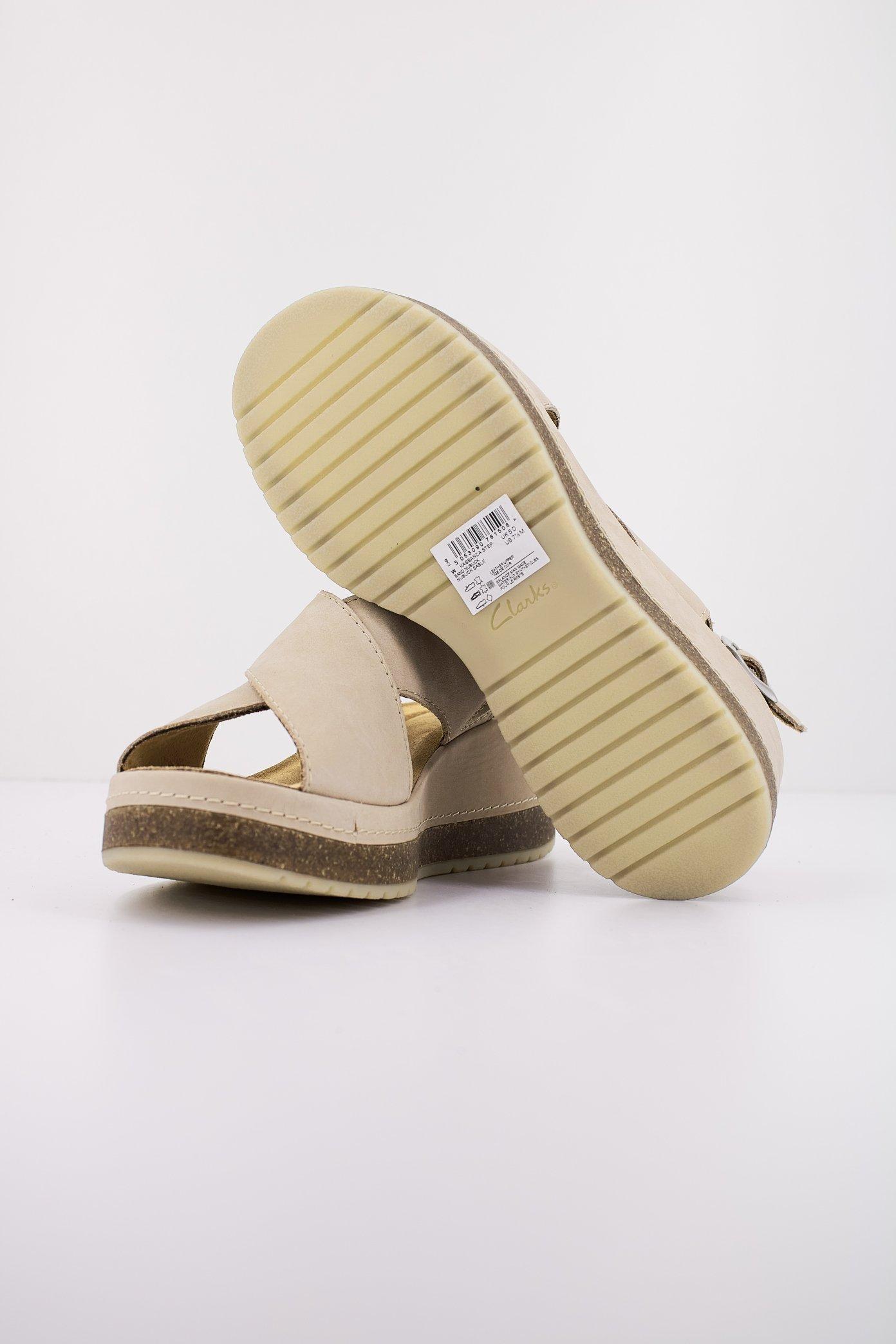 CLARKS KASSANDA STEP en color BEIS (4)