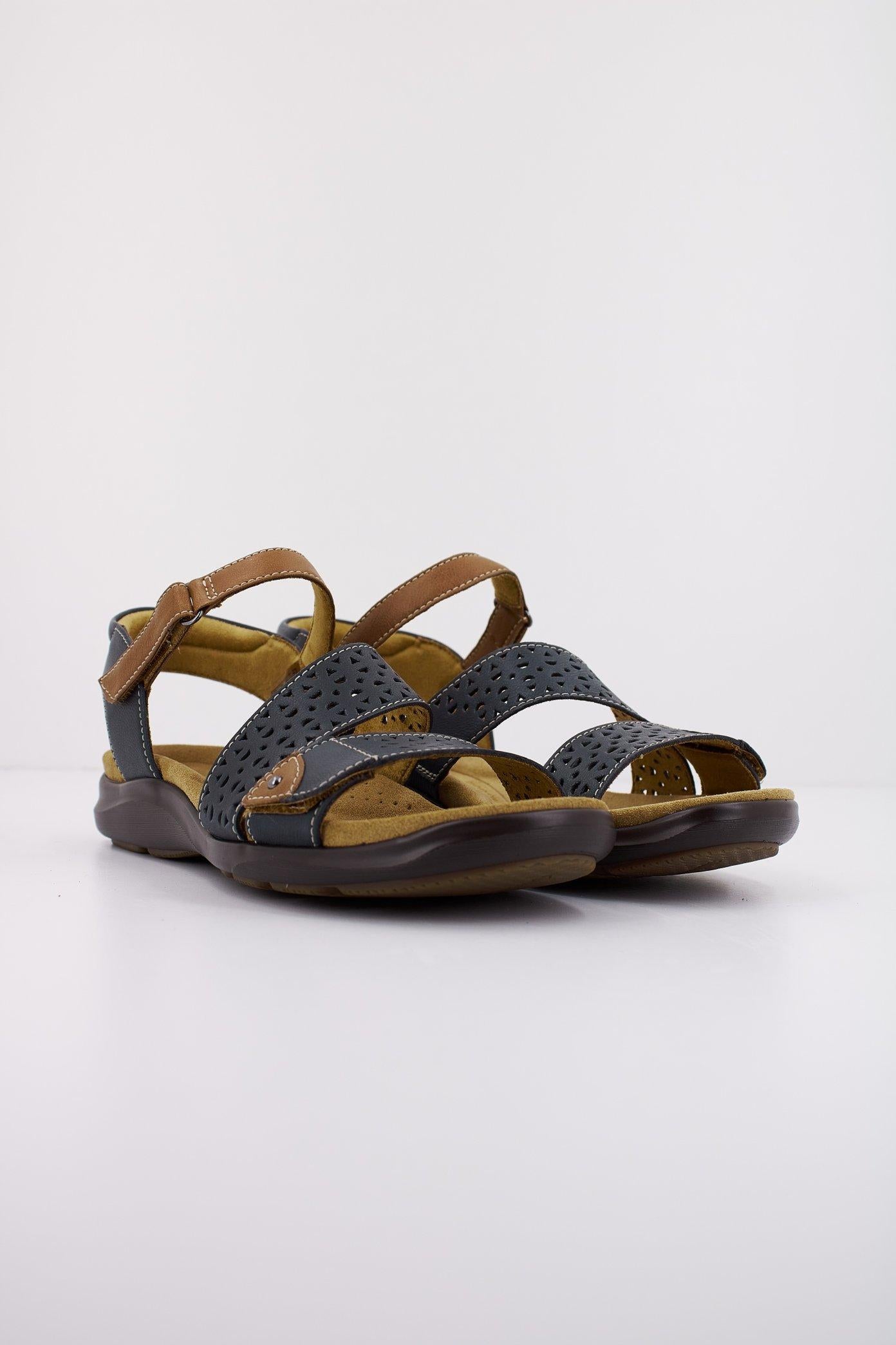 CLARKS KITLY WAY en color AZUL (2)