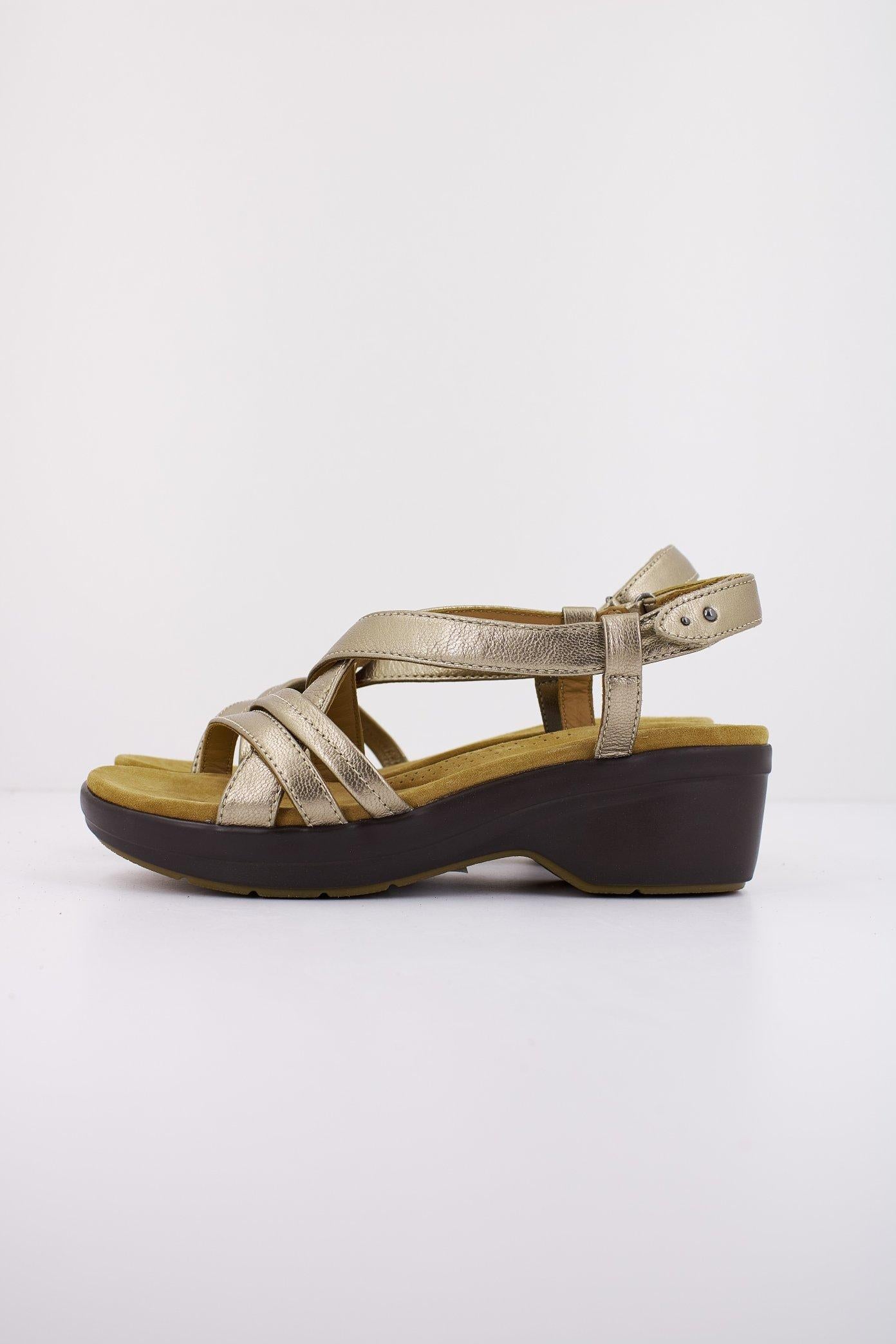 CLARKS TULEAH MAY en color ORO (1)