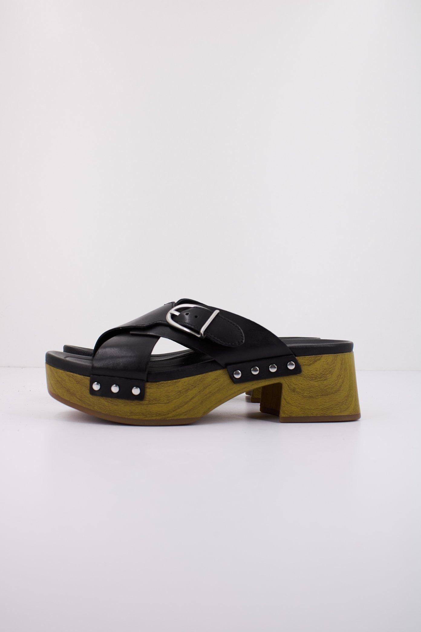 CLARKS SIVANNE WALK en color NEGRO (1)