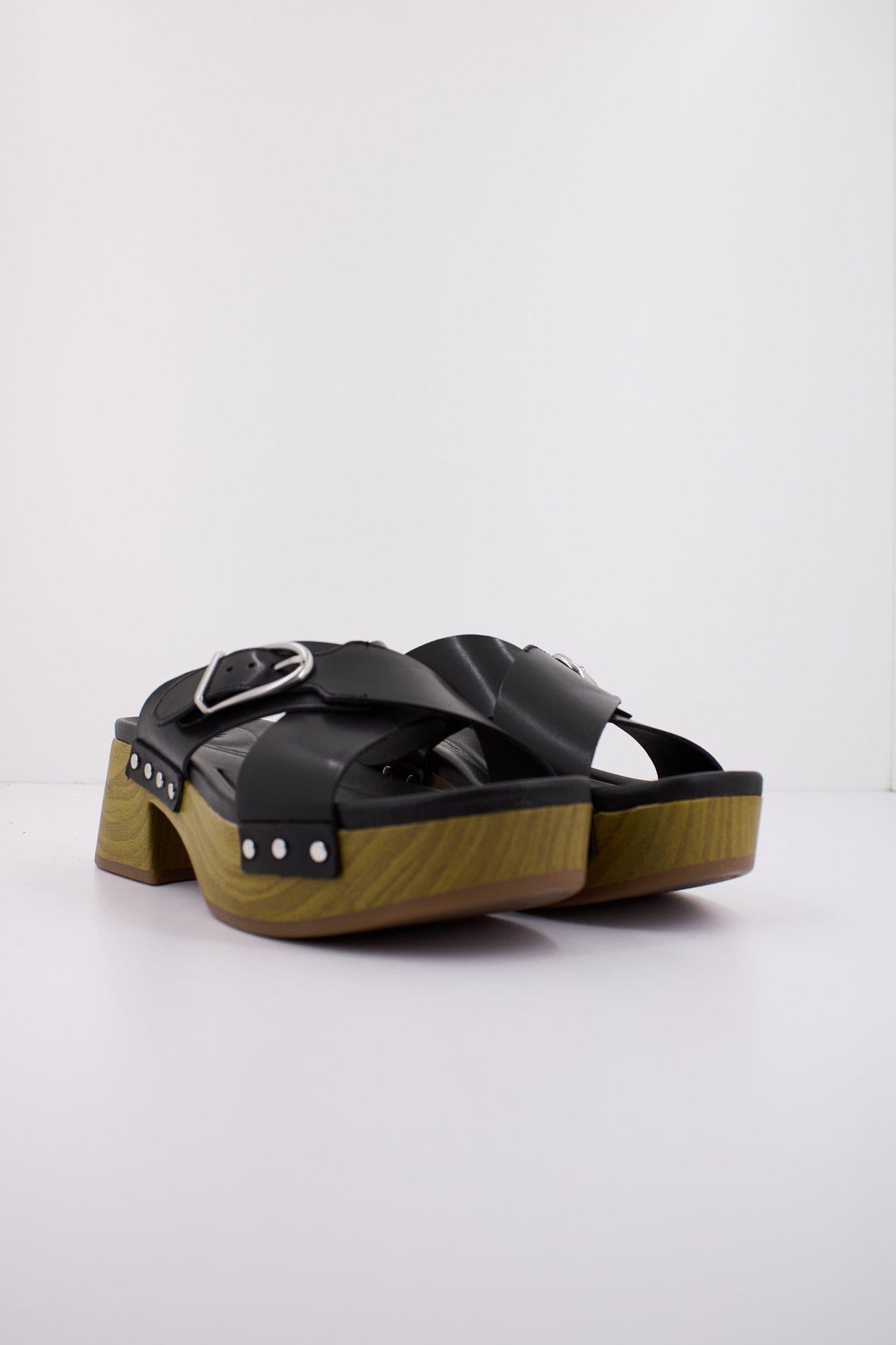 CLARKS SIVANNE WALK en color NEGRO (2)
