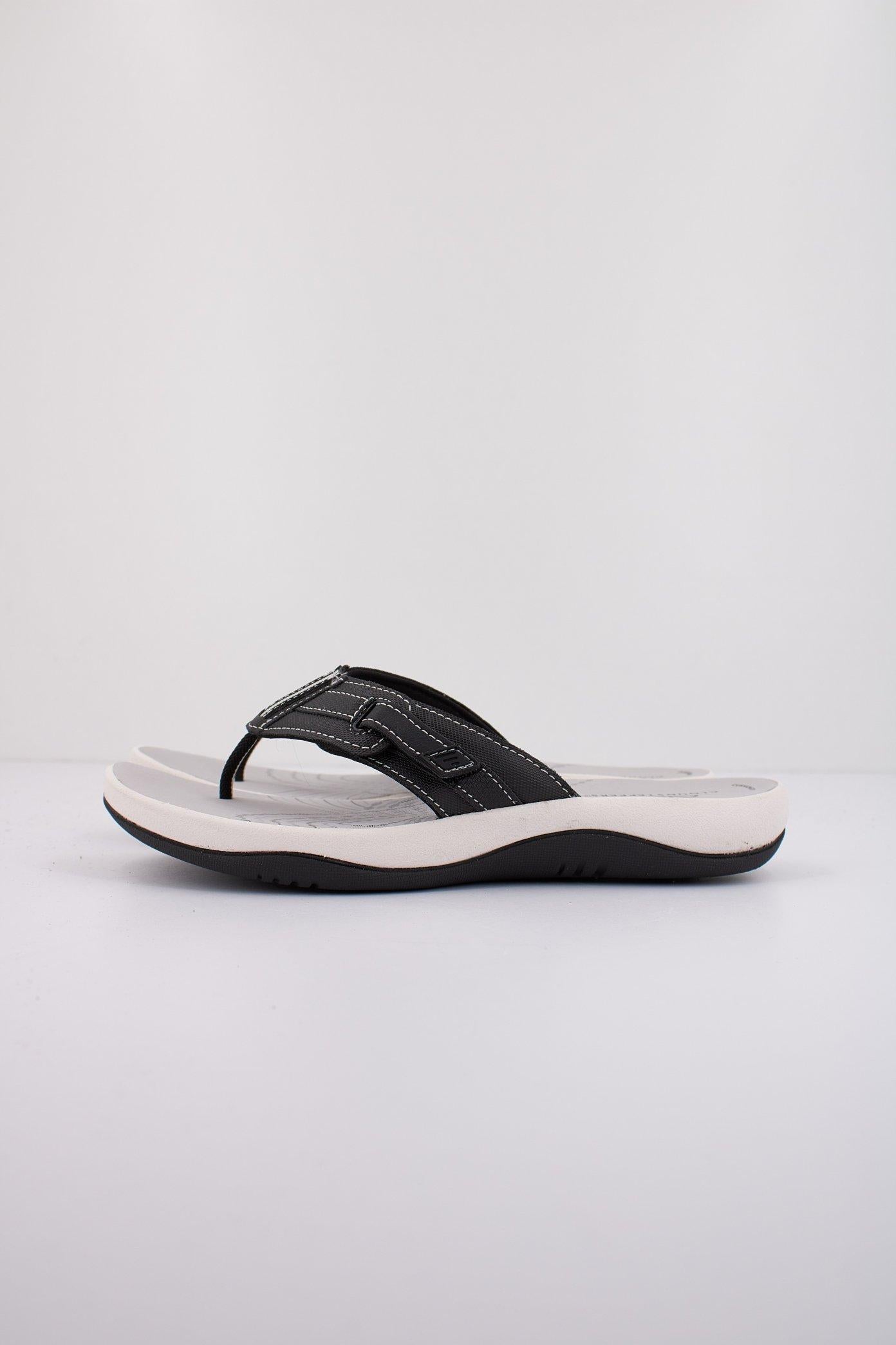 CLARKS SUNMAZE DAISY en color NEGRO (1)