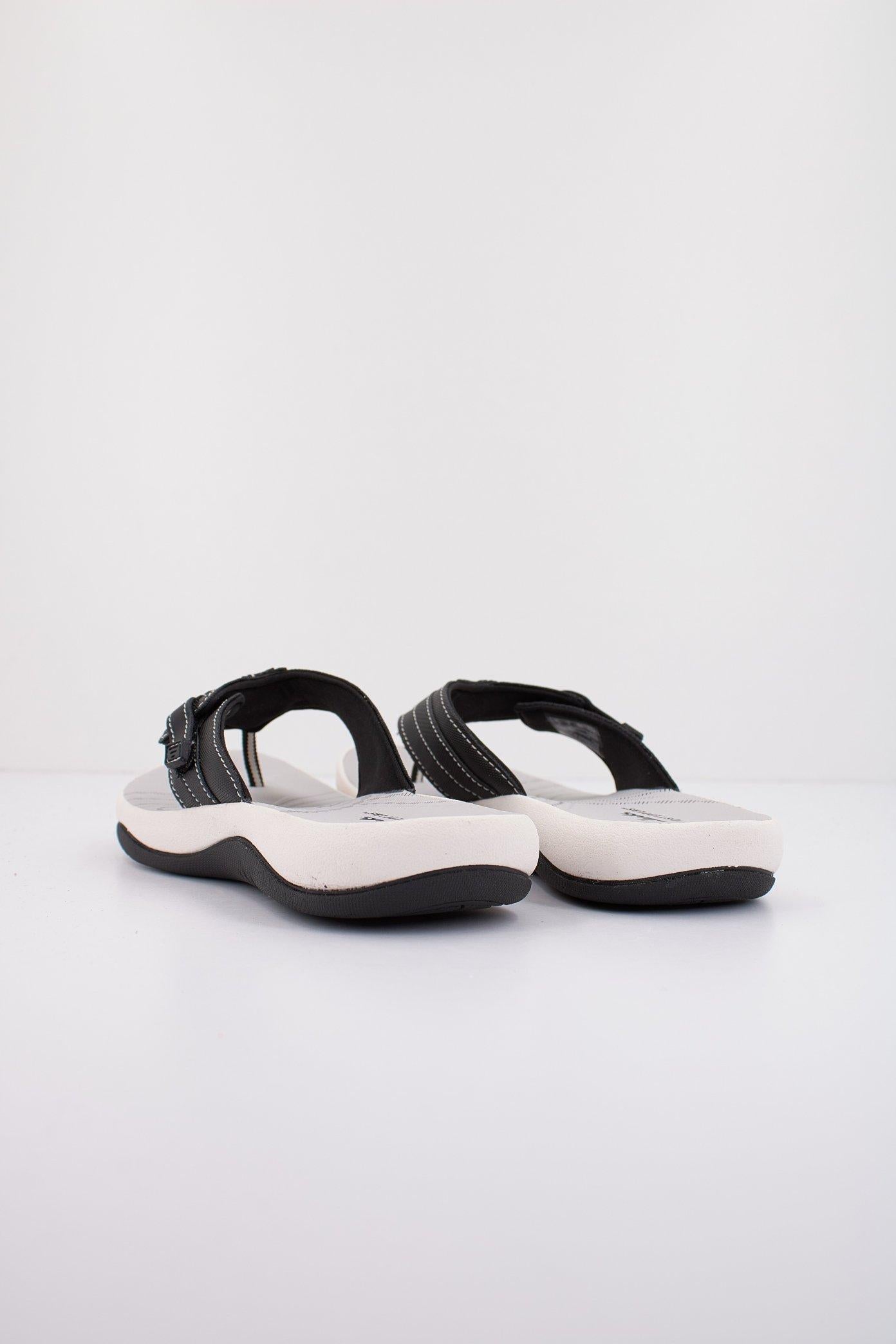 CLARKS SUNMAZE DAISY en color NEGRO (3)