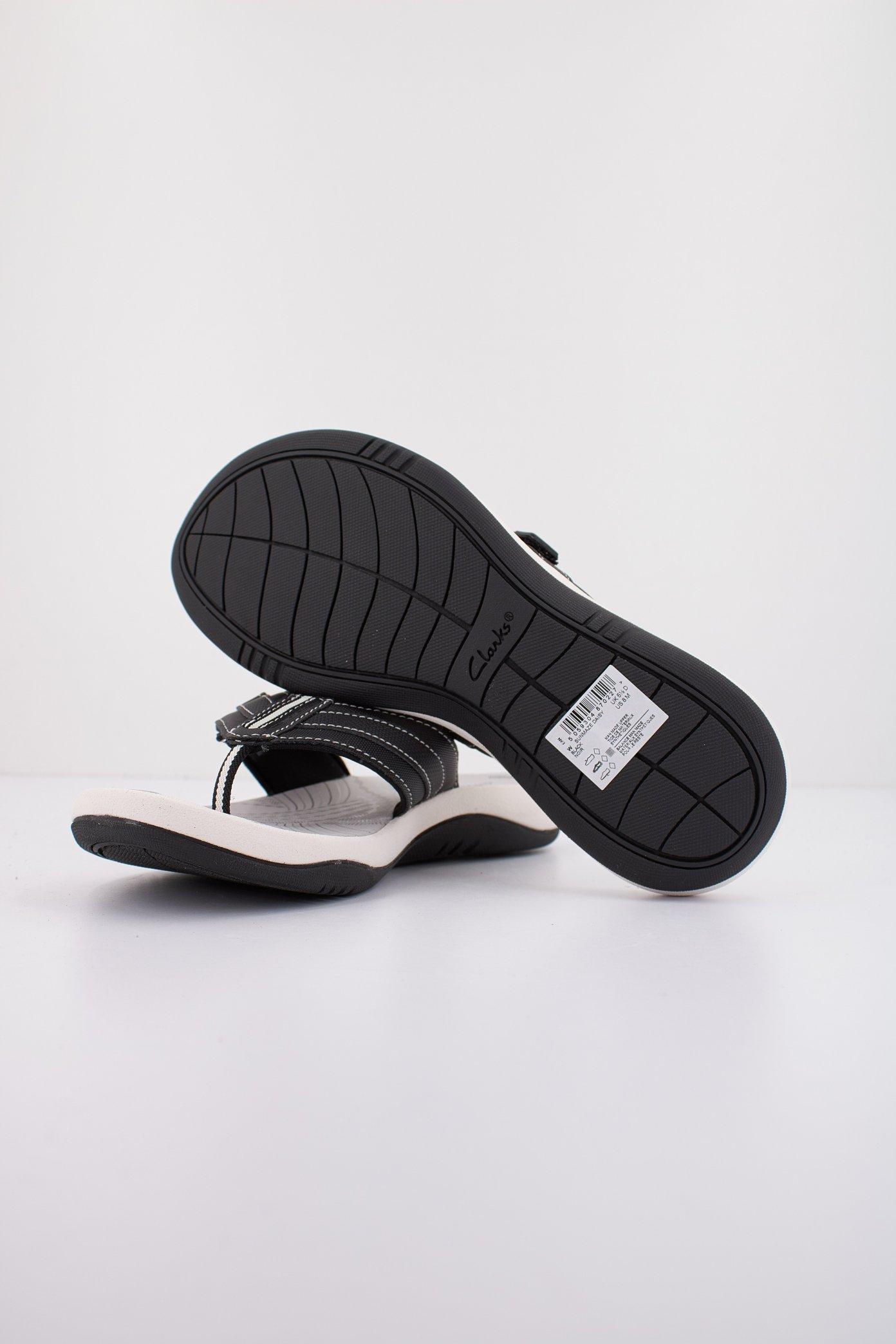 CLARKS SUNMAZE DAISY en color NEGRO (4)