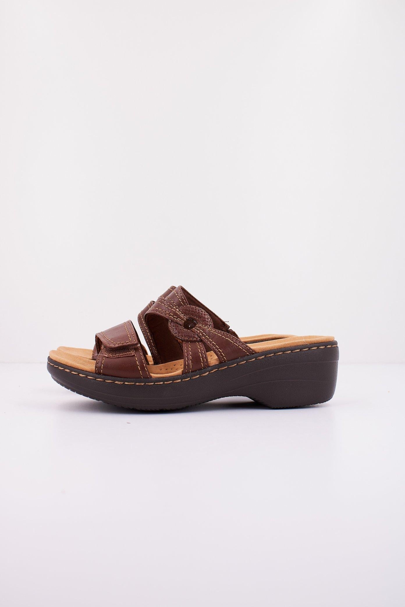 CLARKS MERLIAH CORAL en color MARRON (1)
