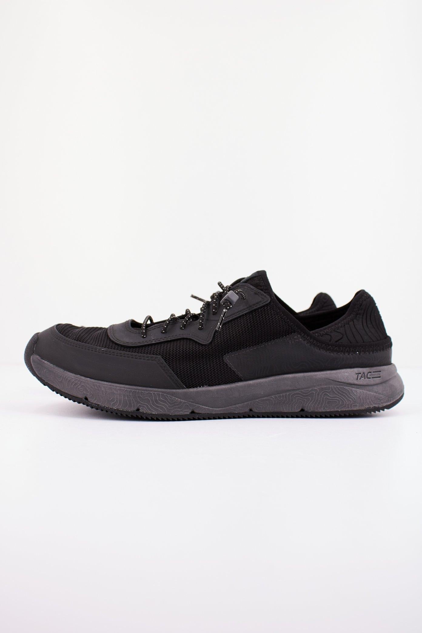CLARKS DAVIS LOW en color NEGRO (1)