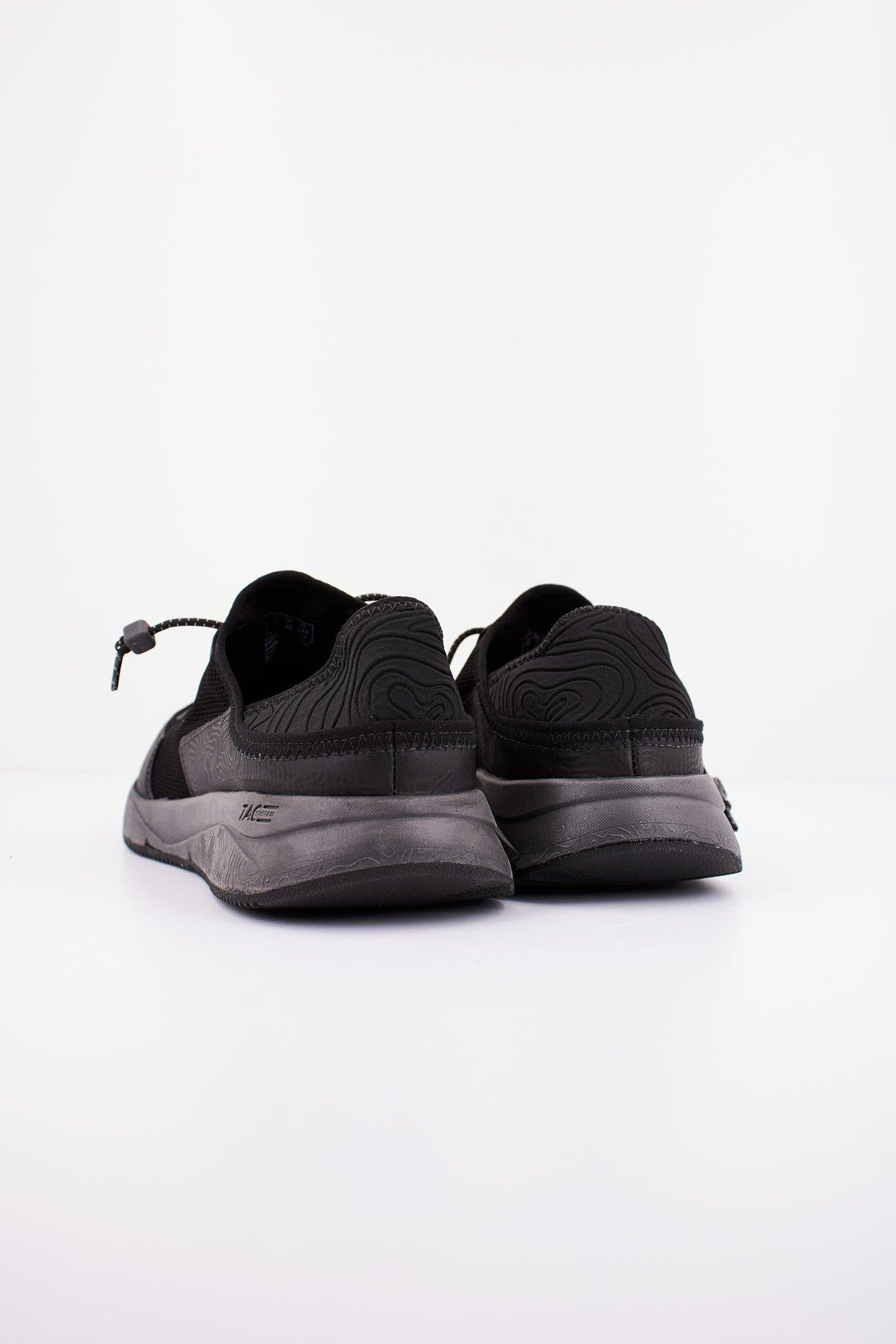 CLARKS DAVIS LOW en color NEGRO (3)