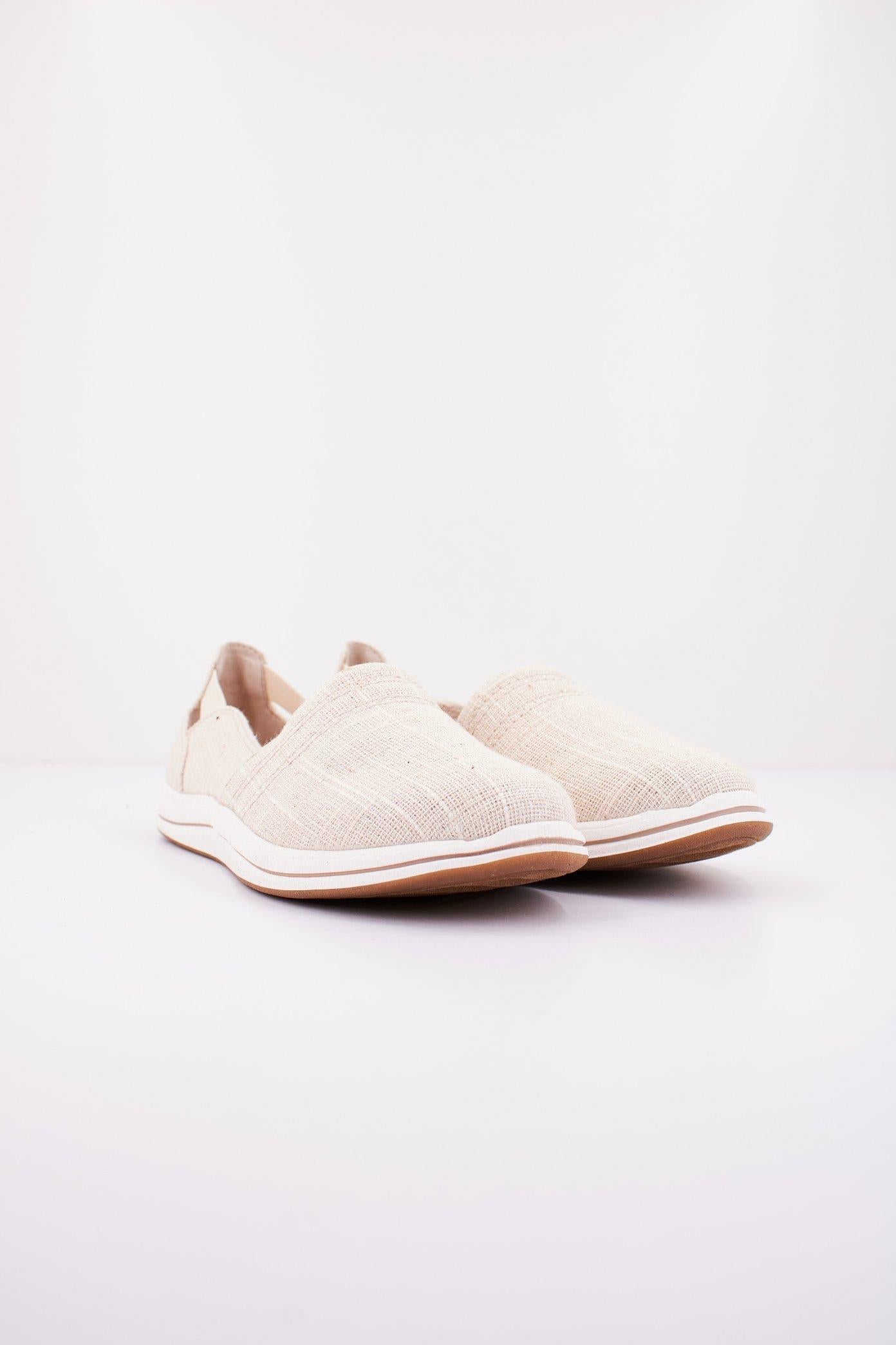 CLARKS BRINKLEY STEP en color BEIS (2)