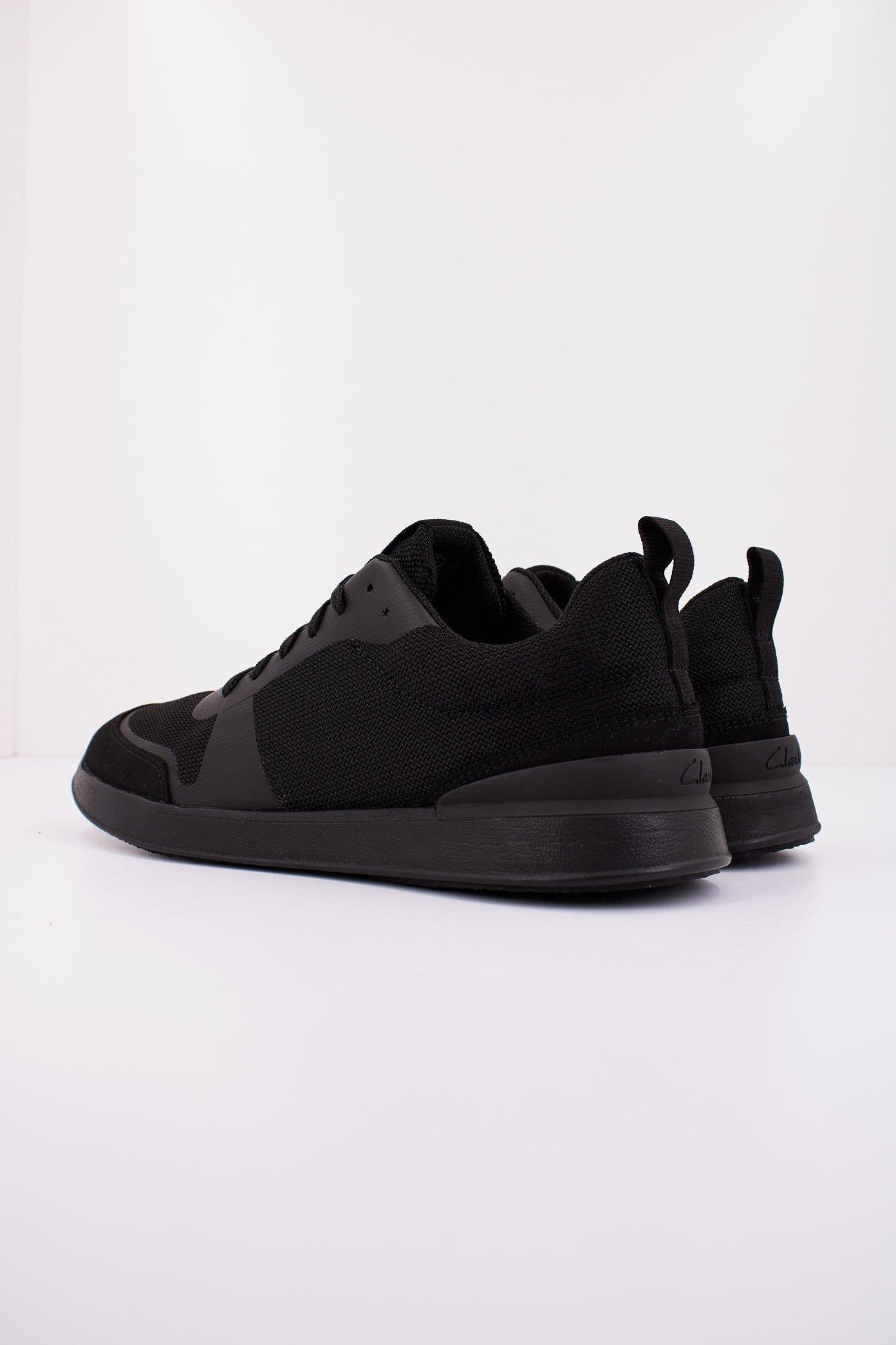 CLARKS LT LACE en color NEGRO (3)