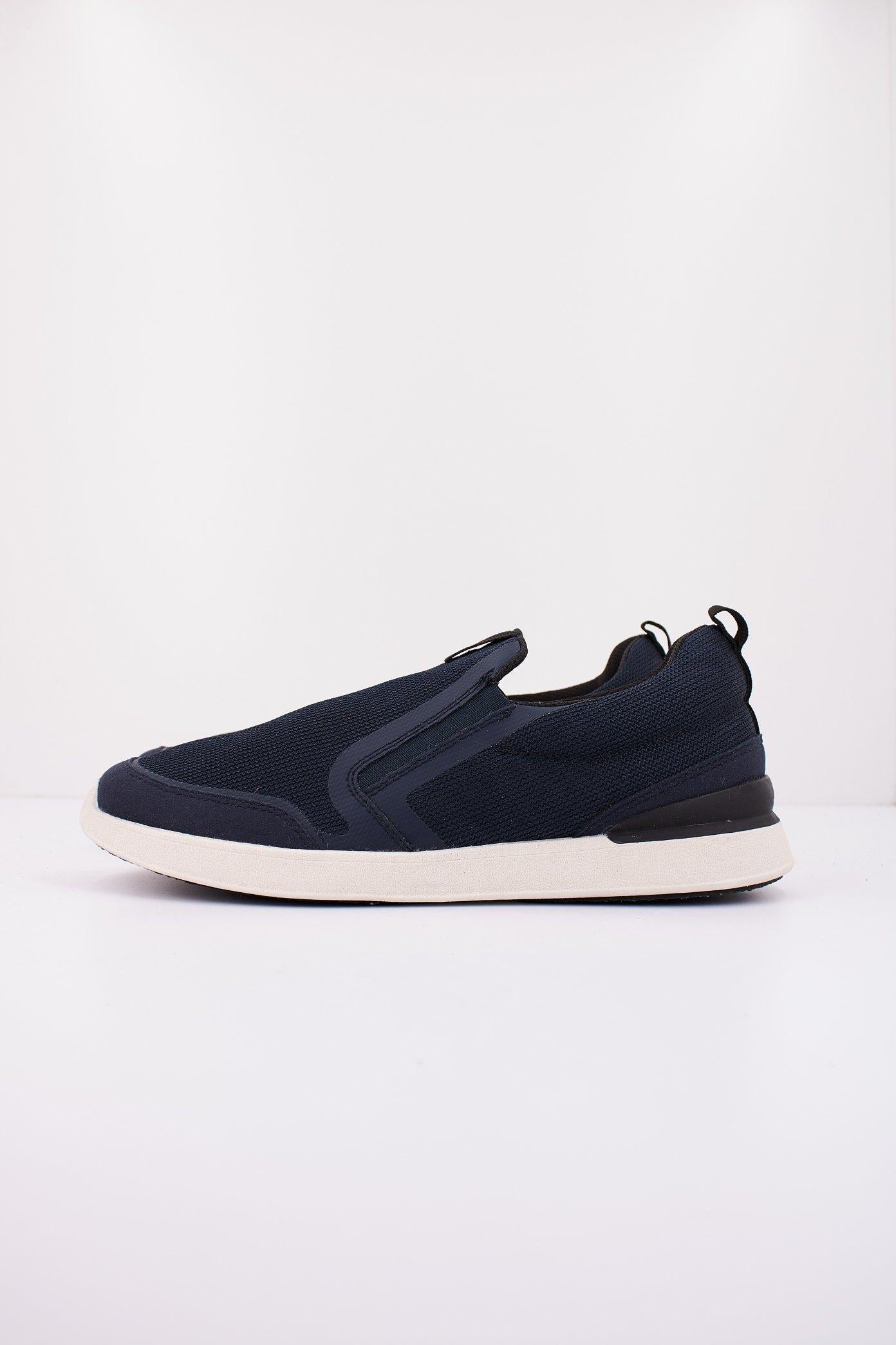 CLARKS LT EASE en color AZUL (1)