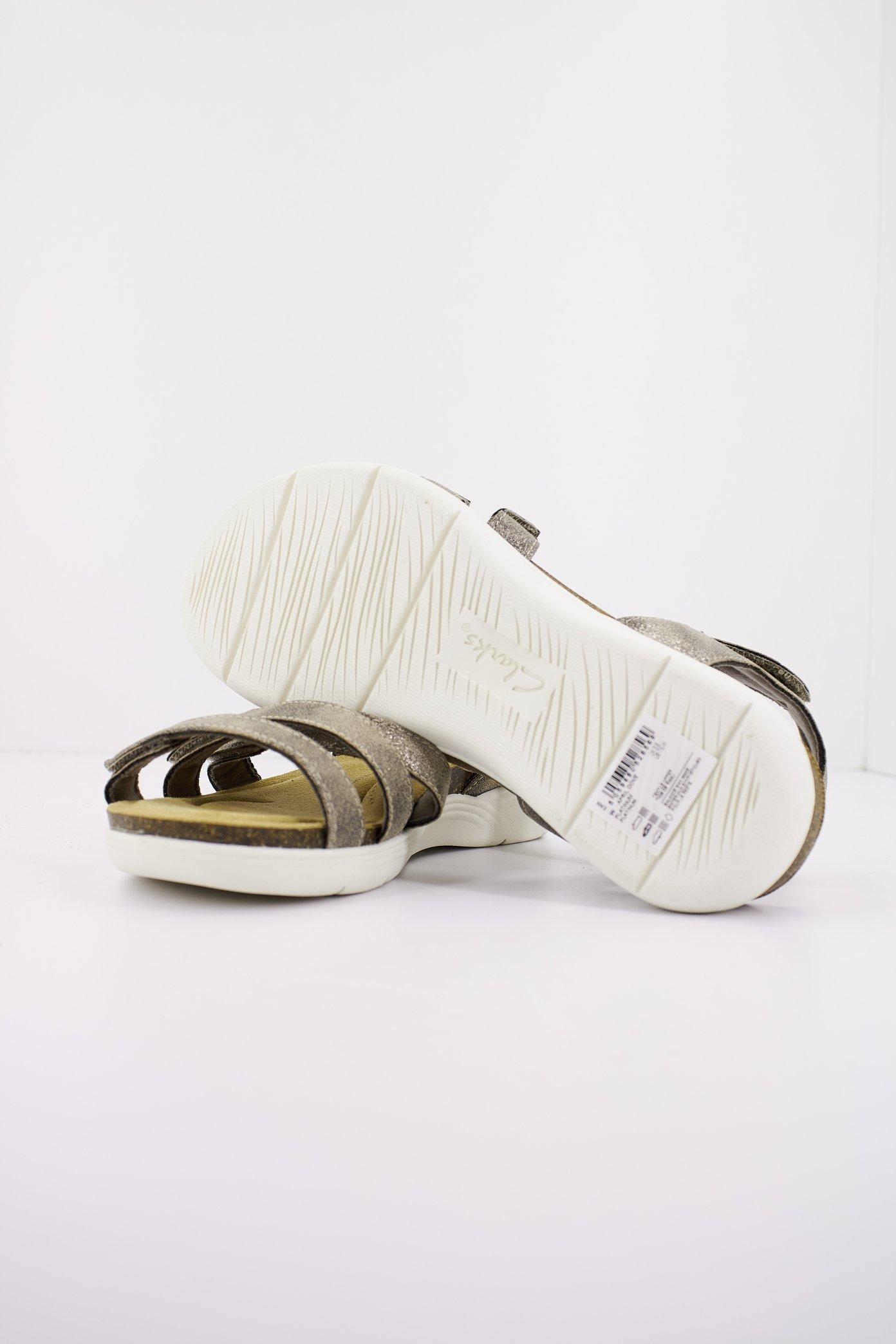 CLARKS APRIL DOVE en color PLATA (4)