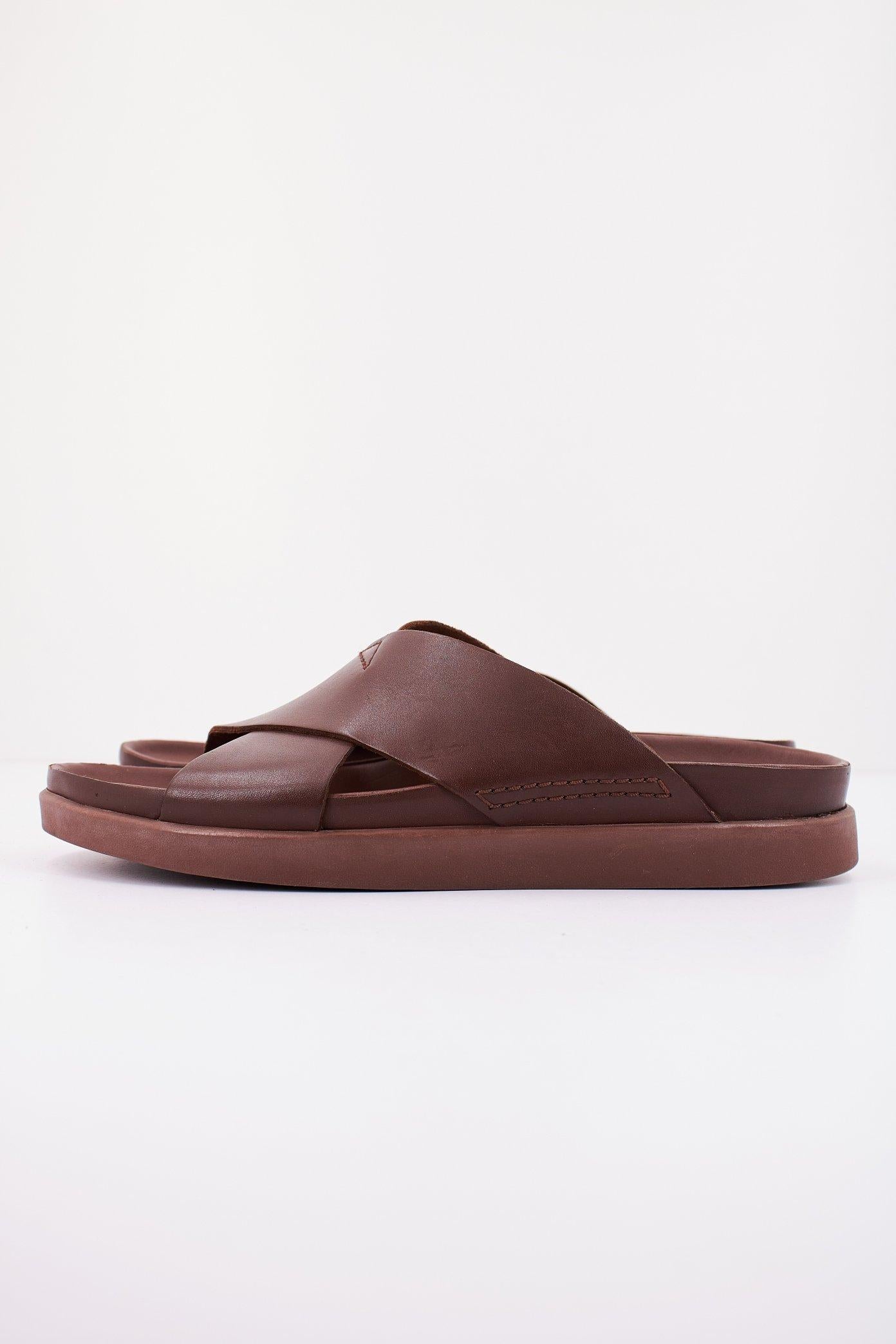 CLARKS SUNDER WAVE en color MARRON (1)