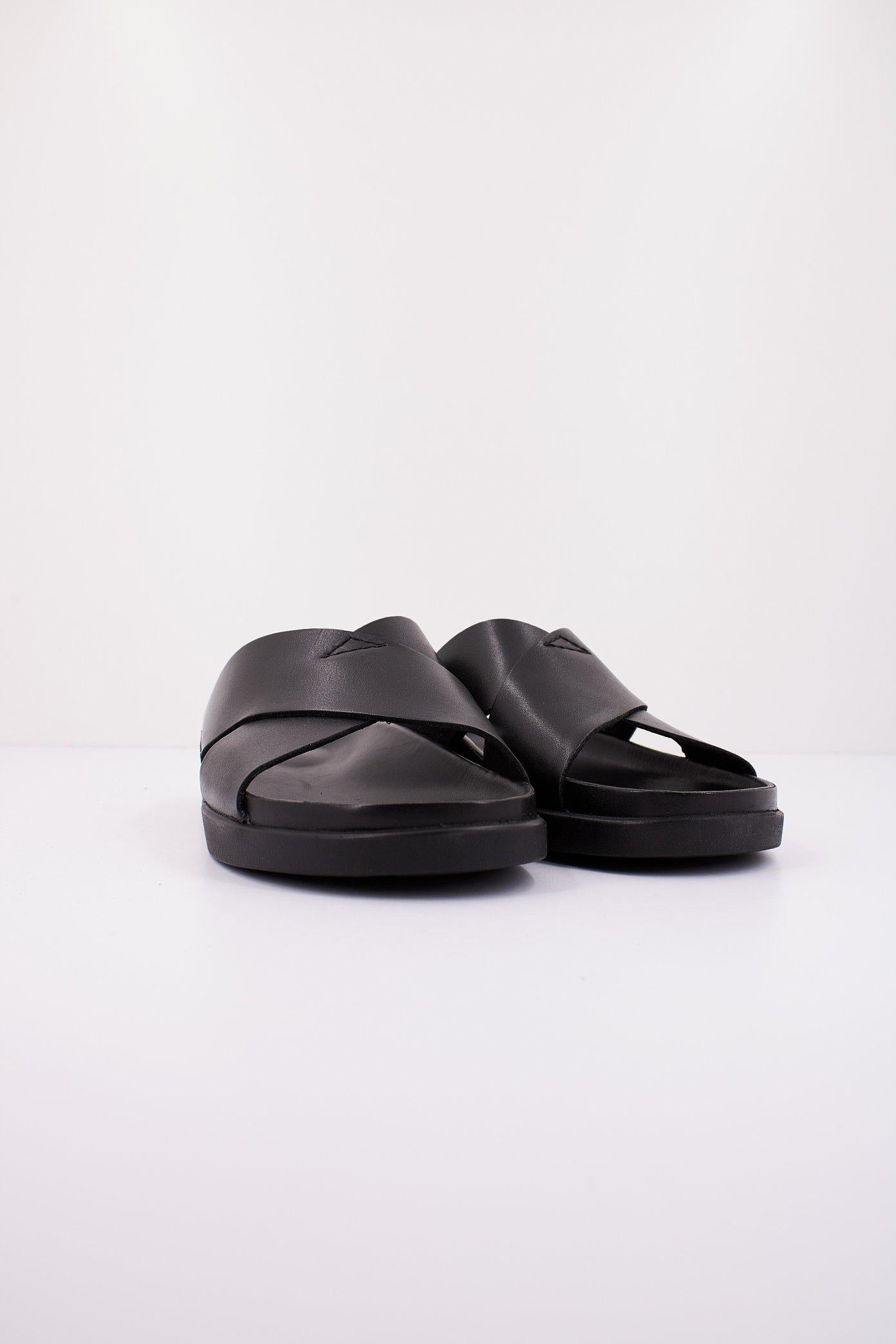 CLARKS SUNDER WAVE en color NEGRO (2)