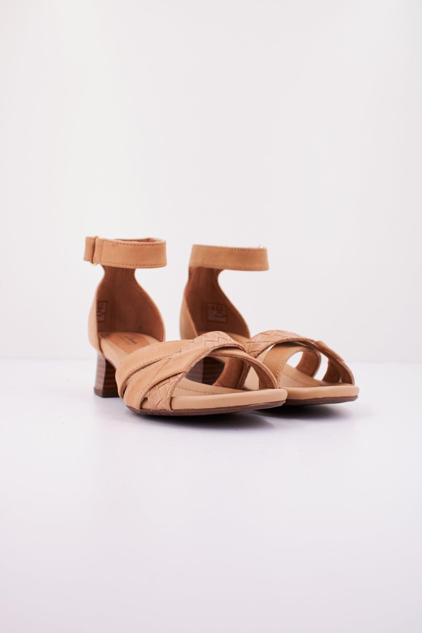 CLARKS DESIRAE LILY en color MARRON CLARO (2)