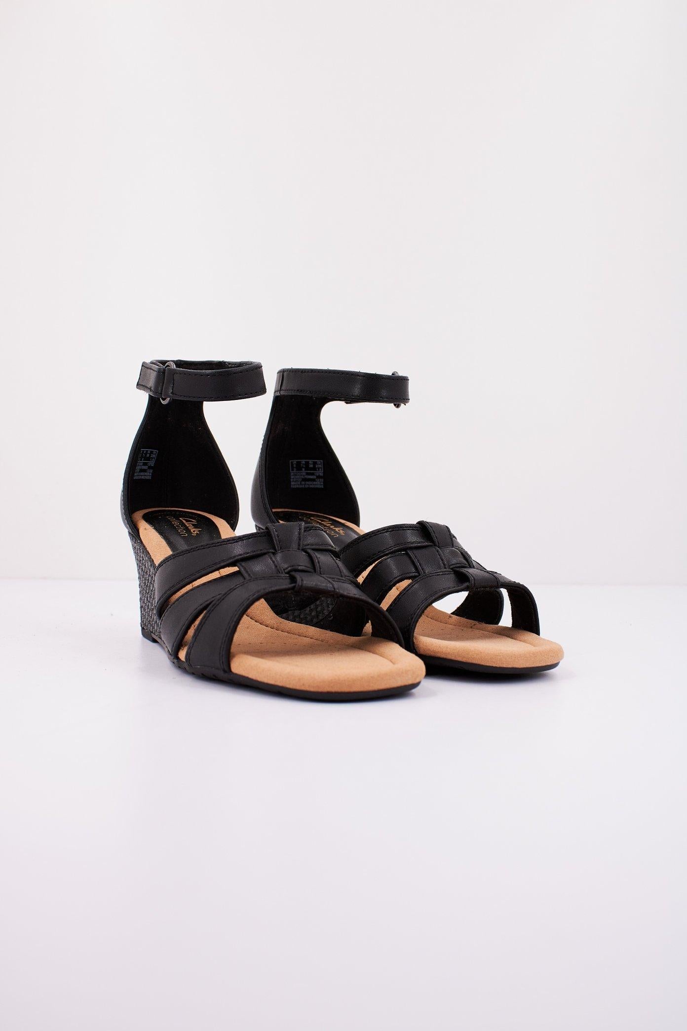 CLARKS KYARRA JOY en color NEGRO (2)