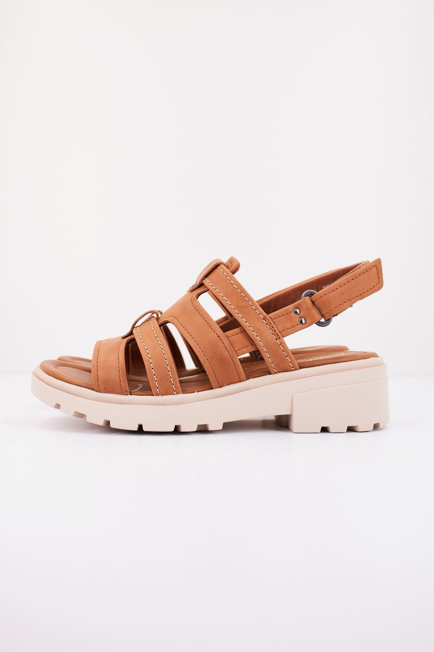 CLARKS COAST SHINE en color MARRON CLARO (1)