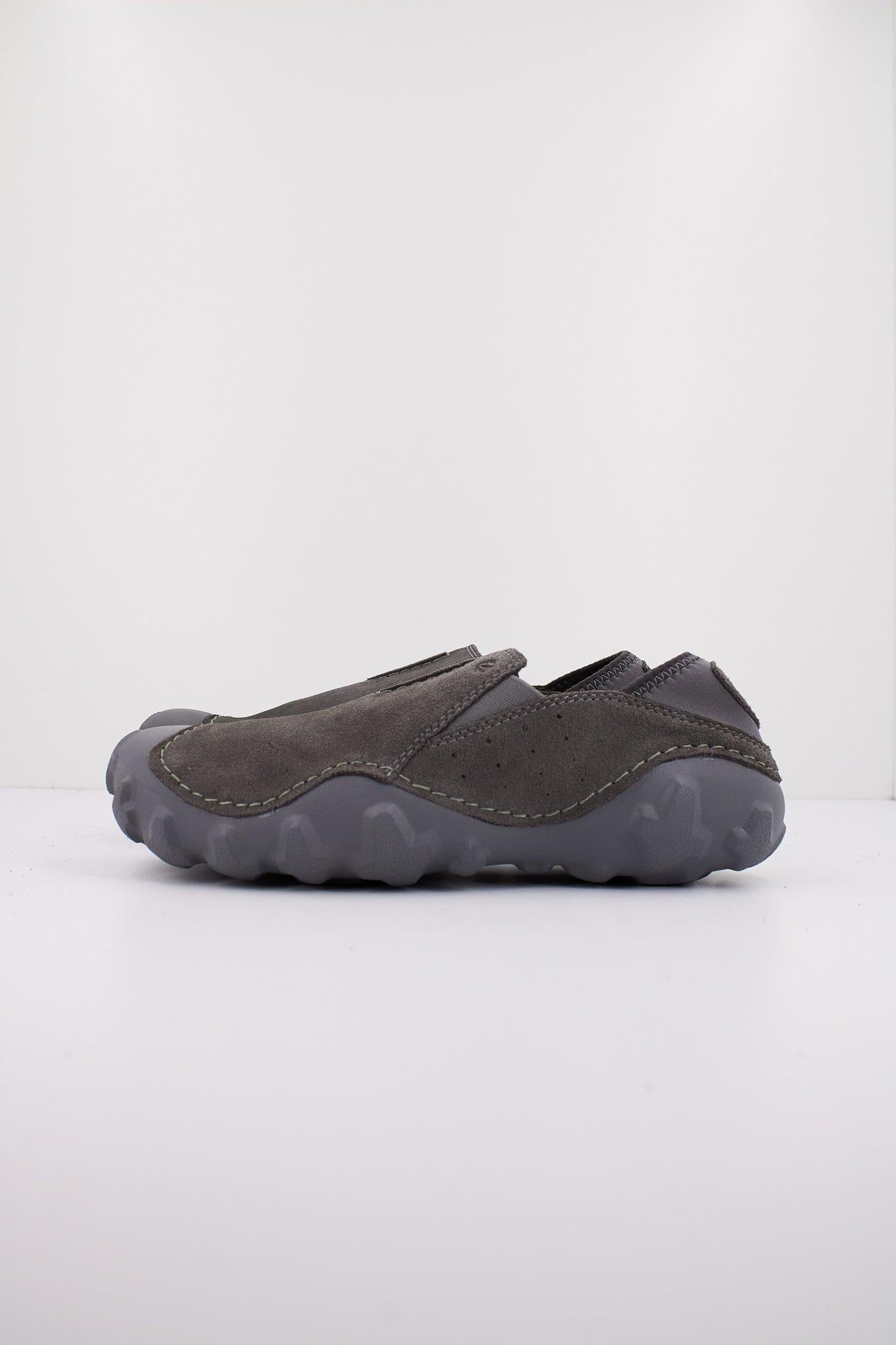 CLARKS MOKOLITE EASY en color GRIS (1)