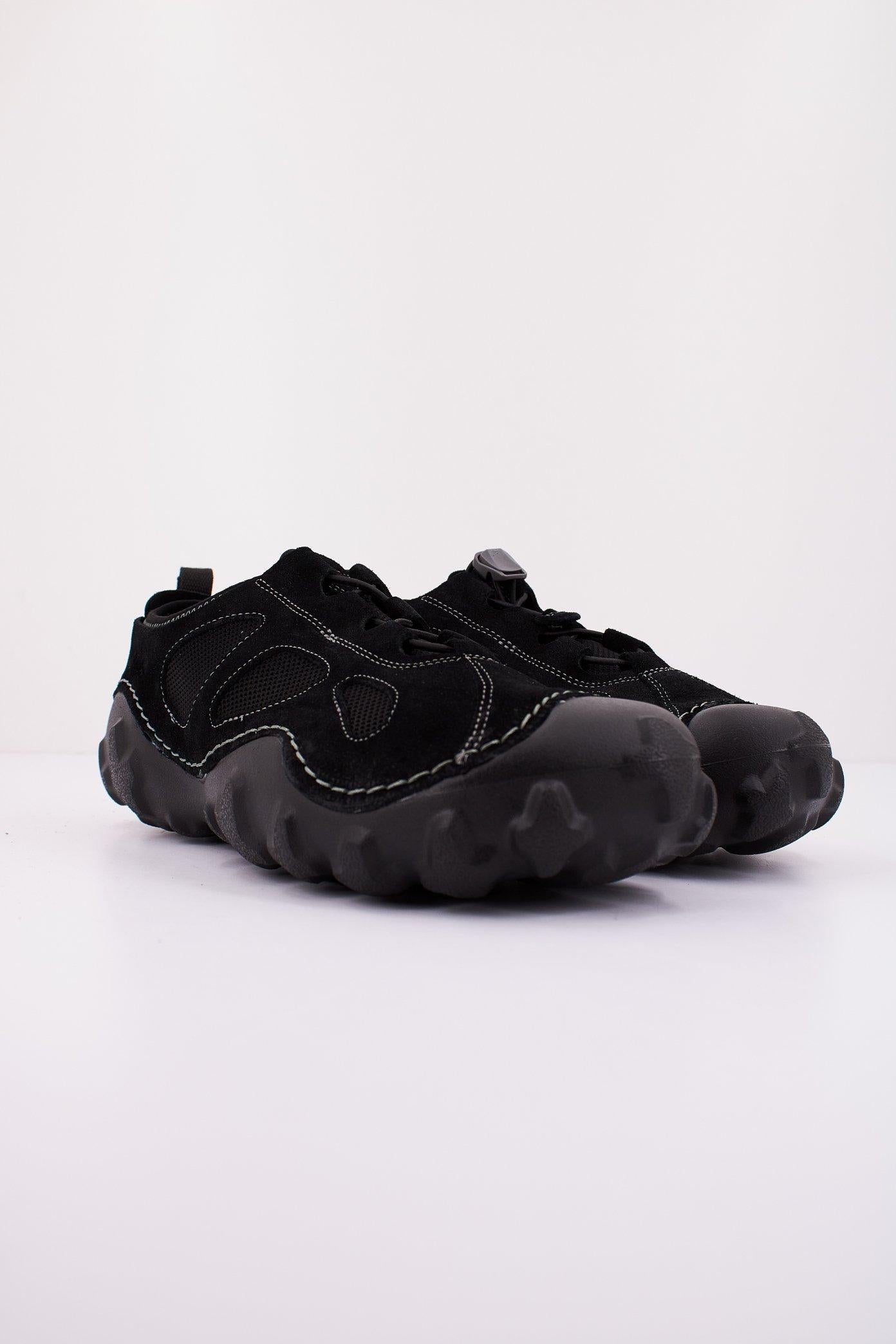 CLARKS MOKOLITE TRAIL en color NEGRO (2)