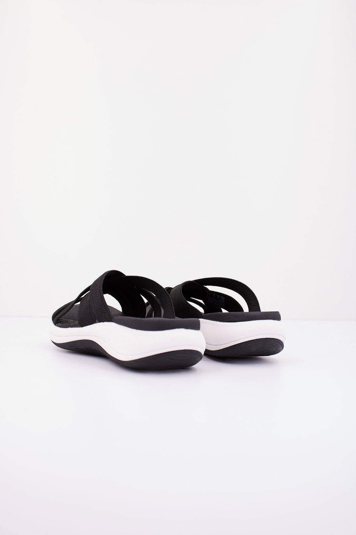CLARKS MIRA GROVE en color NEGRO (3)