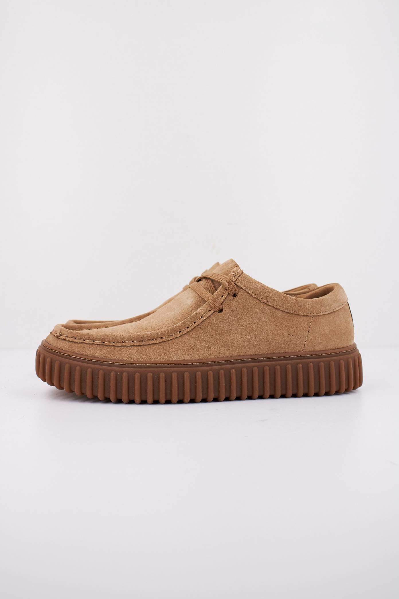 CLARKS TORHILL LO en color MARRON CLARO (1)