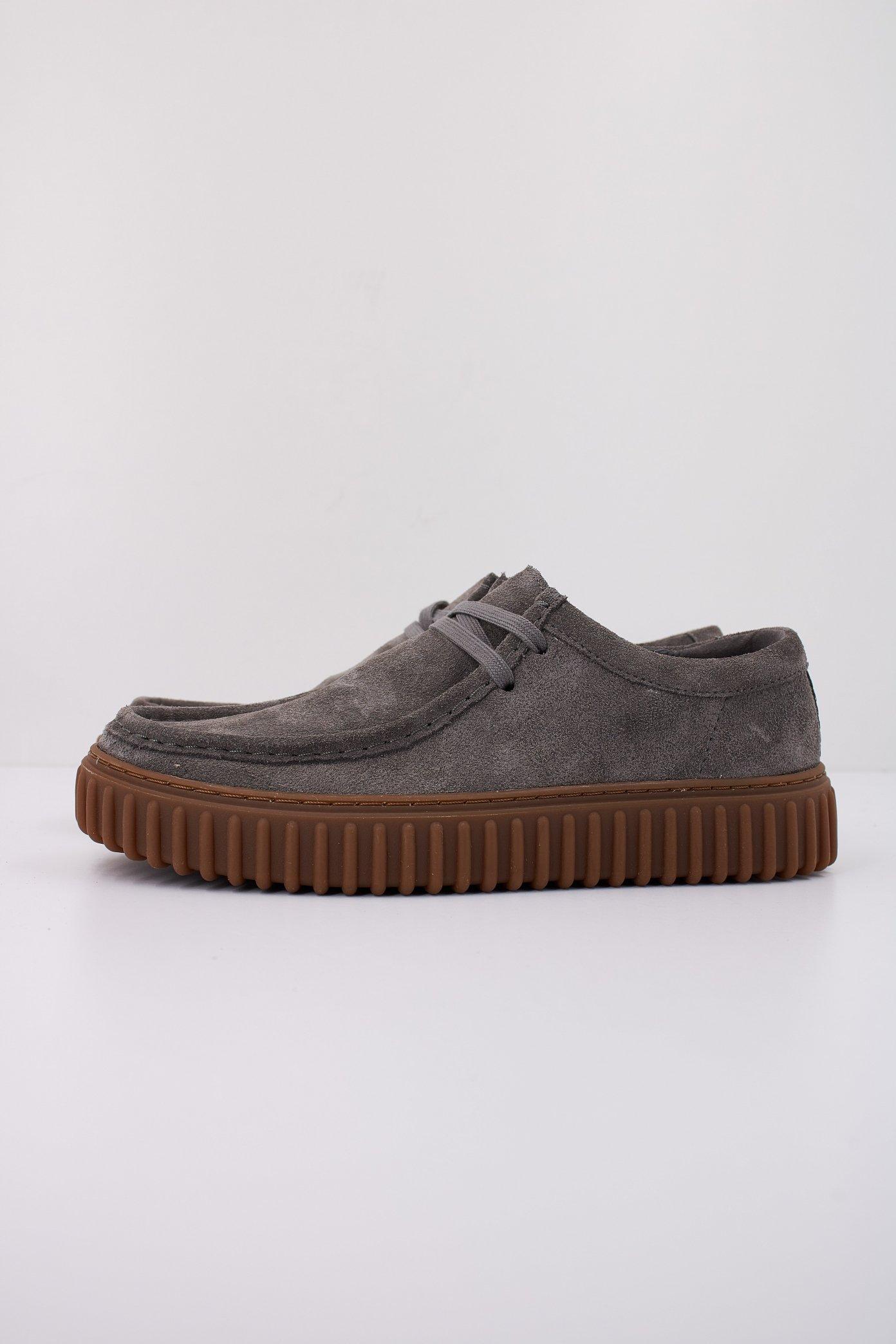 CLARKS TORHILL LO en color GRIS (1)