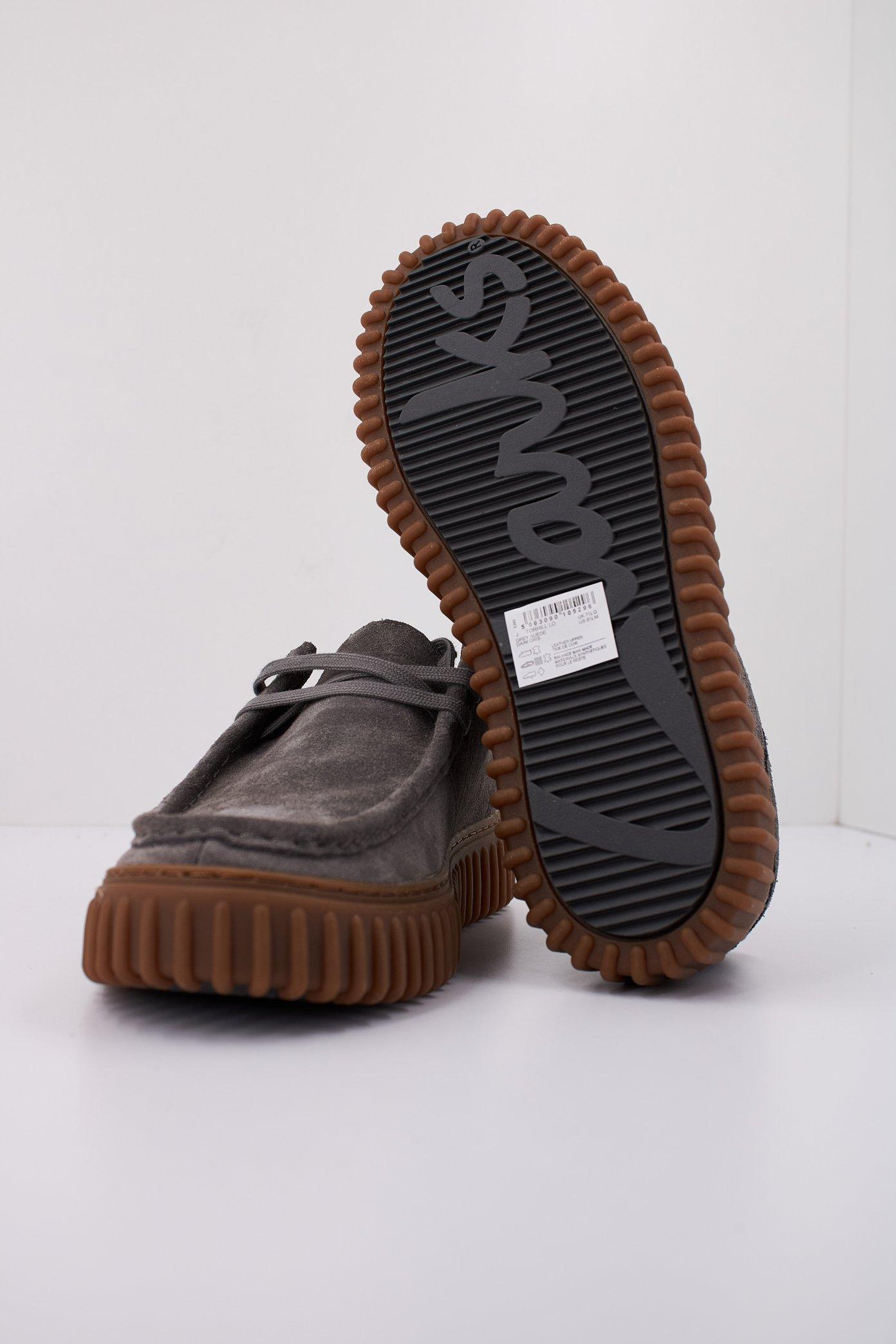 CLARKS TORHILL LO en color GRIS (5)