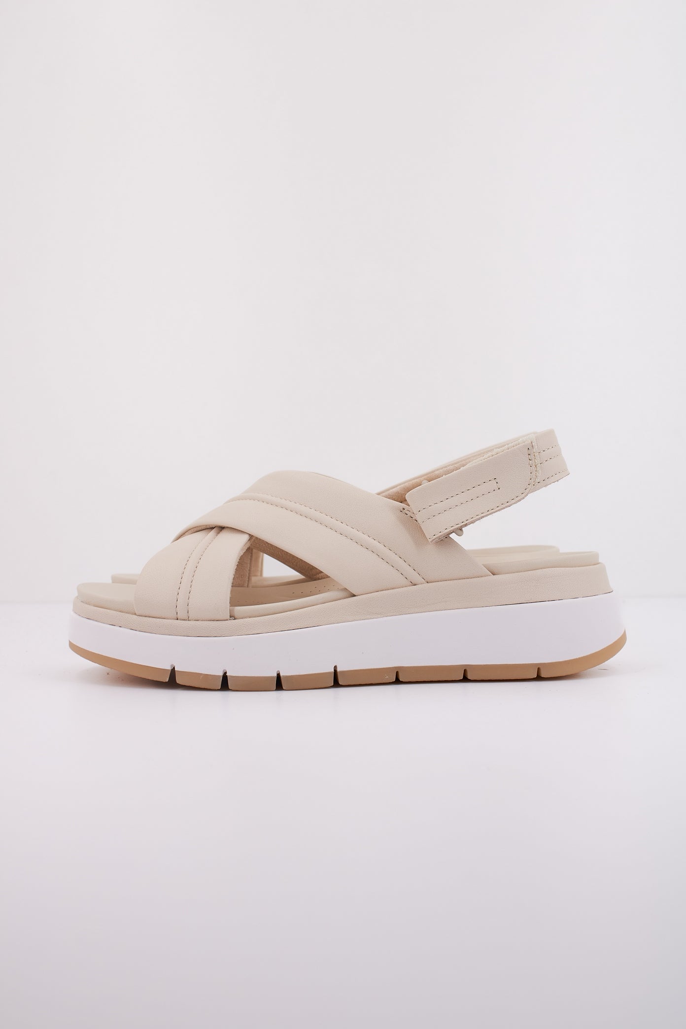 CLARKS C en color BEIS (1)