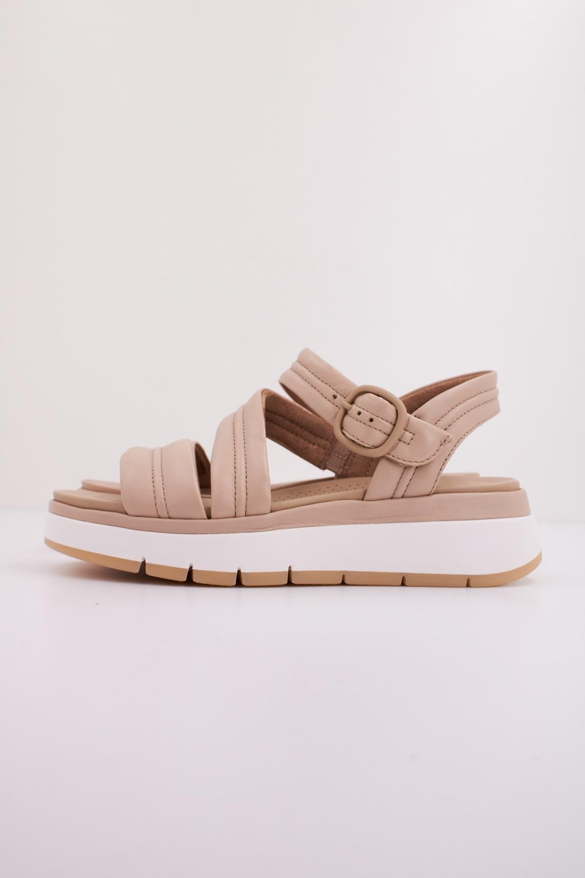 CLARKS TUSCAN STRAP en color NUDE (1)