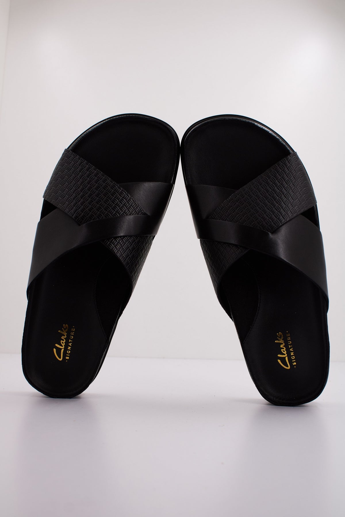 CLARKS TORFORD CROSS en color NEGRO (3)
