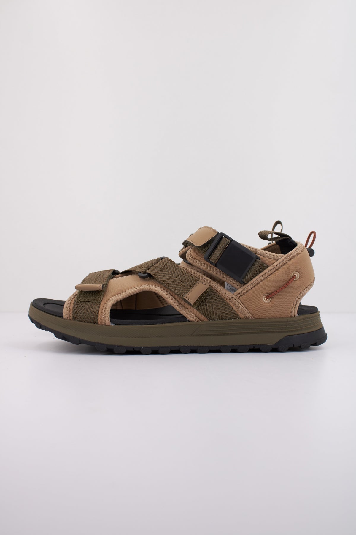 CLARKS ATL TREK TIDE en color VERDE (1)