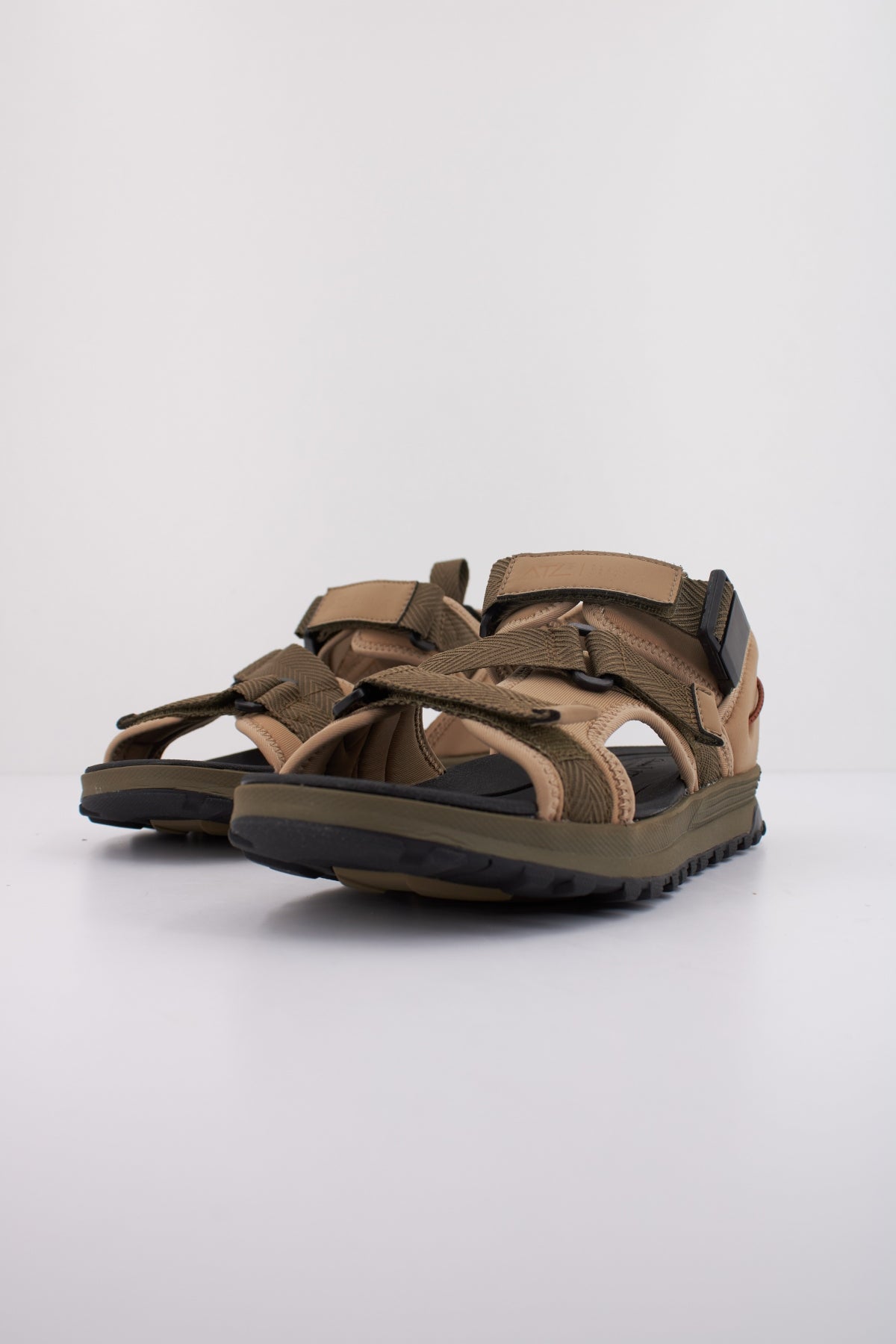 CLARKS ATL TREK TIDE en color VERDE (2)