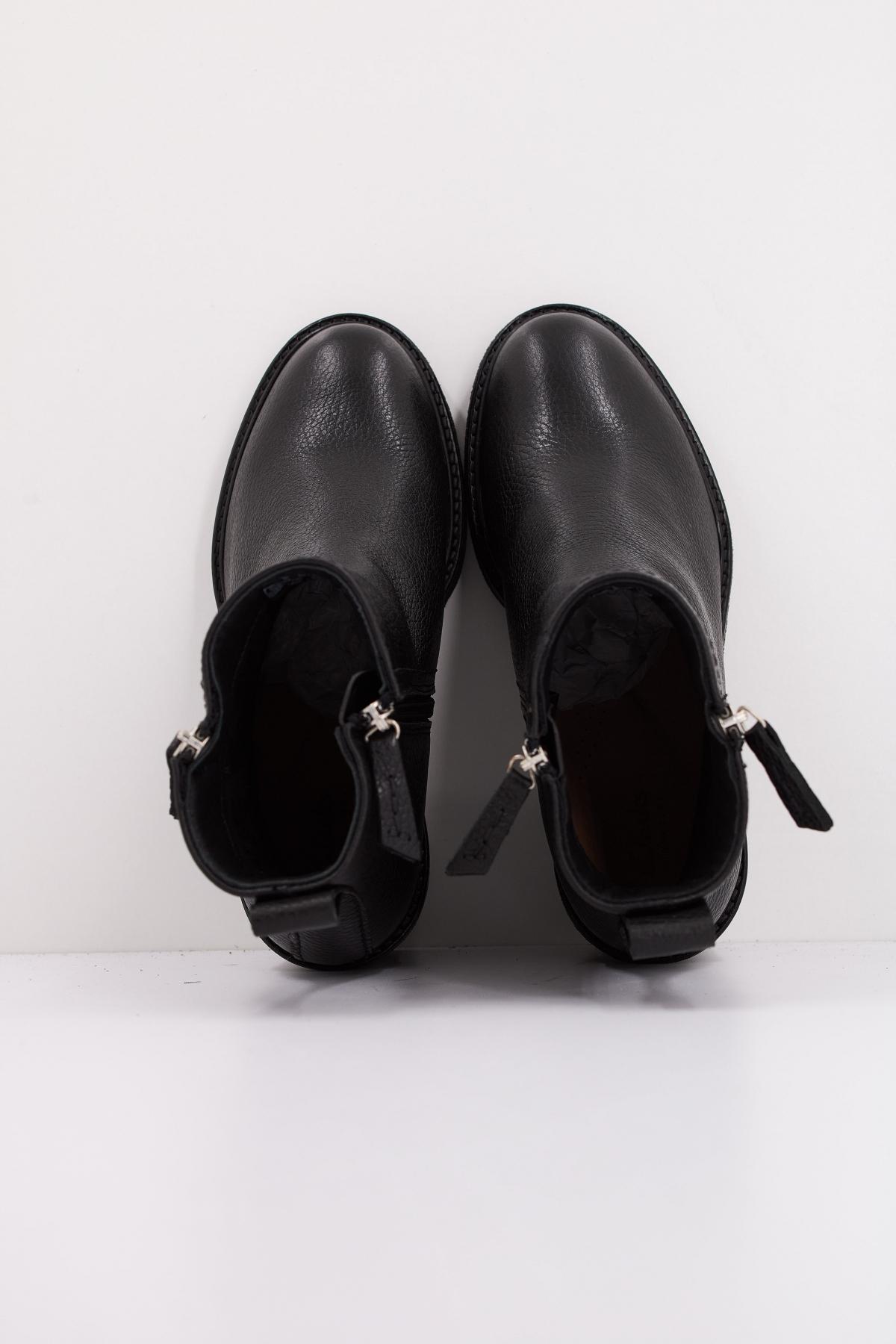 CLARKS CASSIANO ZIP en color NEGRO (3)