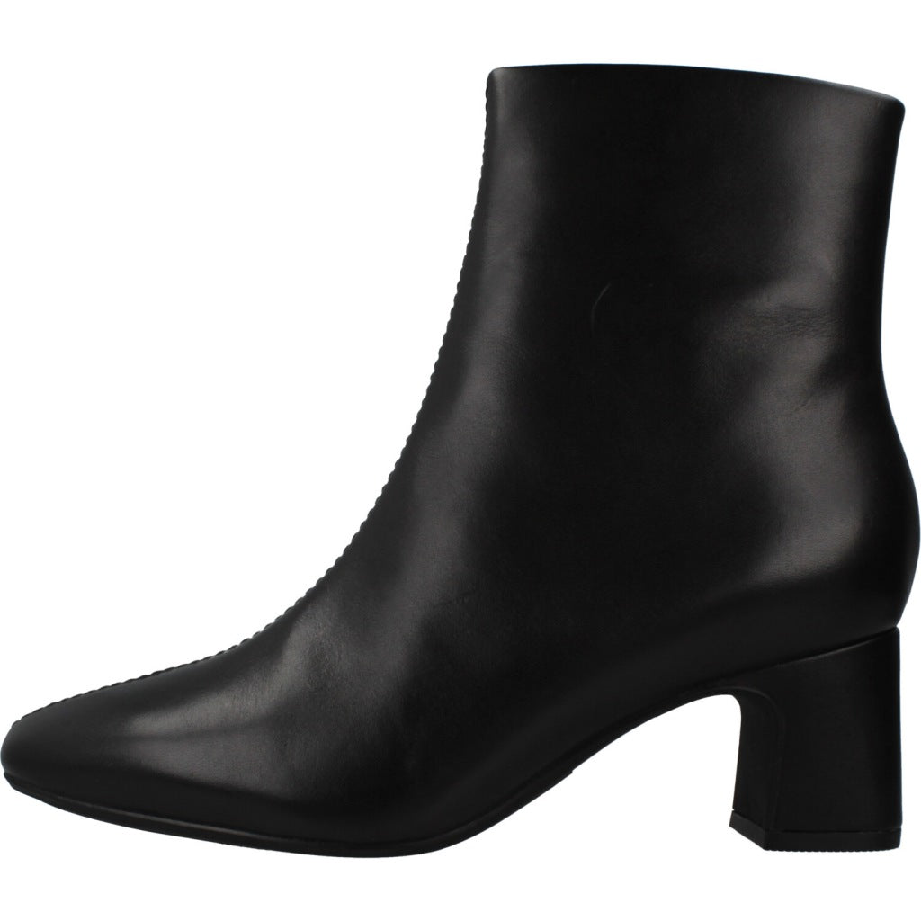 CLARKS FERNIE ZIP en color NEGRO (2)