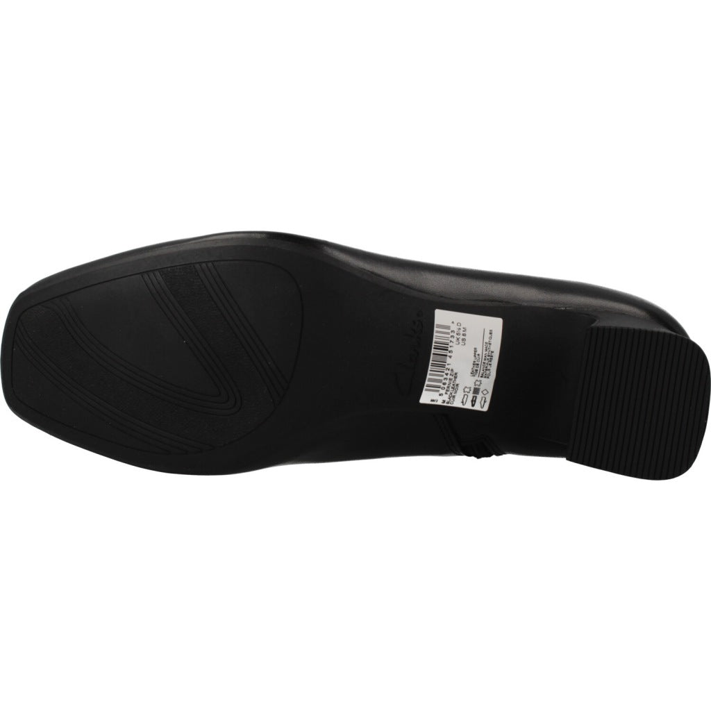 CLARKS FERNIE ZIP en color NEGRO (6)