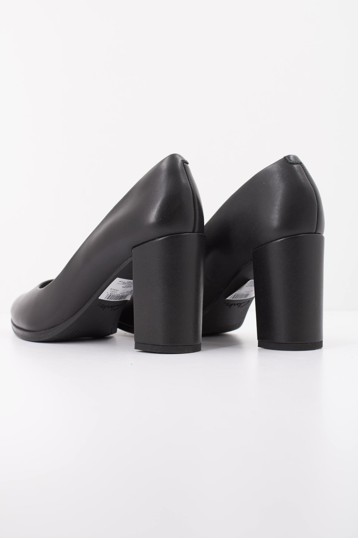 CLARKS FREVA COURT en color NEGRO (4)
