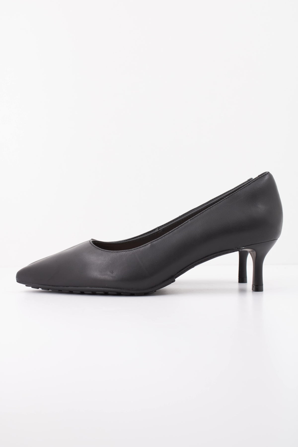 CLARKS ADELA COURT en color NEGRO (1)
