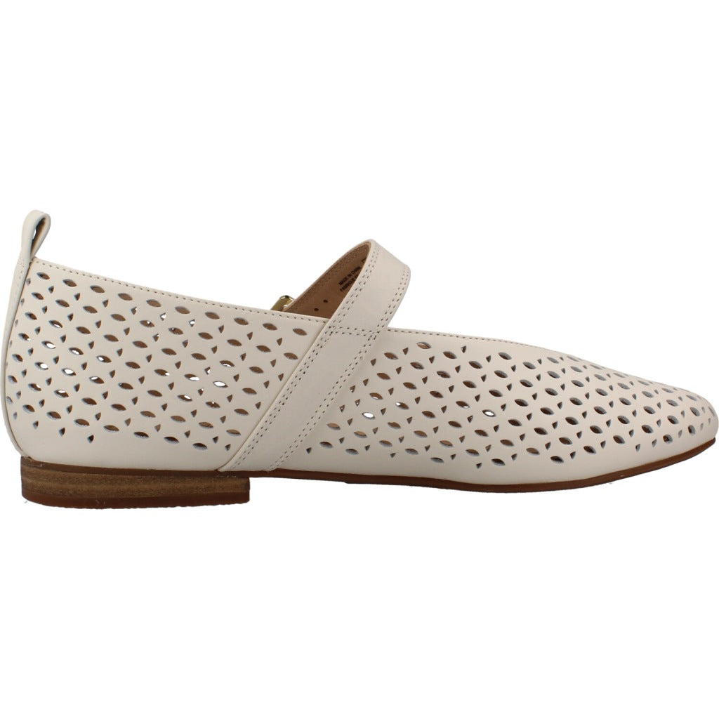 CLARKS FAWNA JANE en color BLANCO (4)