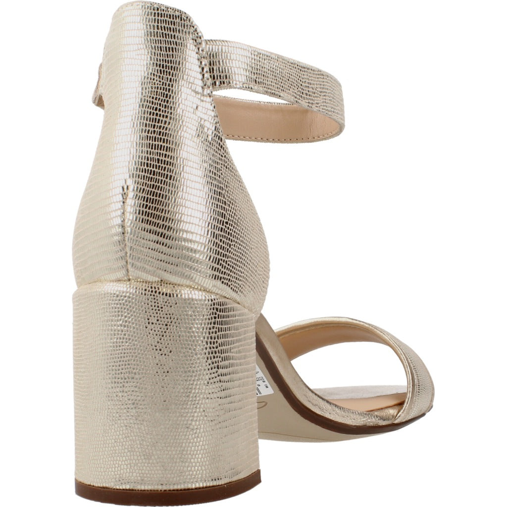 CLARKS EZORIA MAE en color ORO (3)