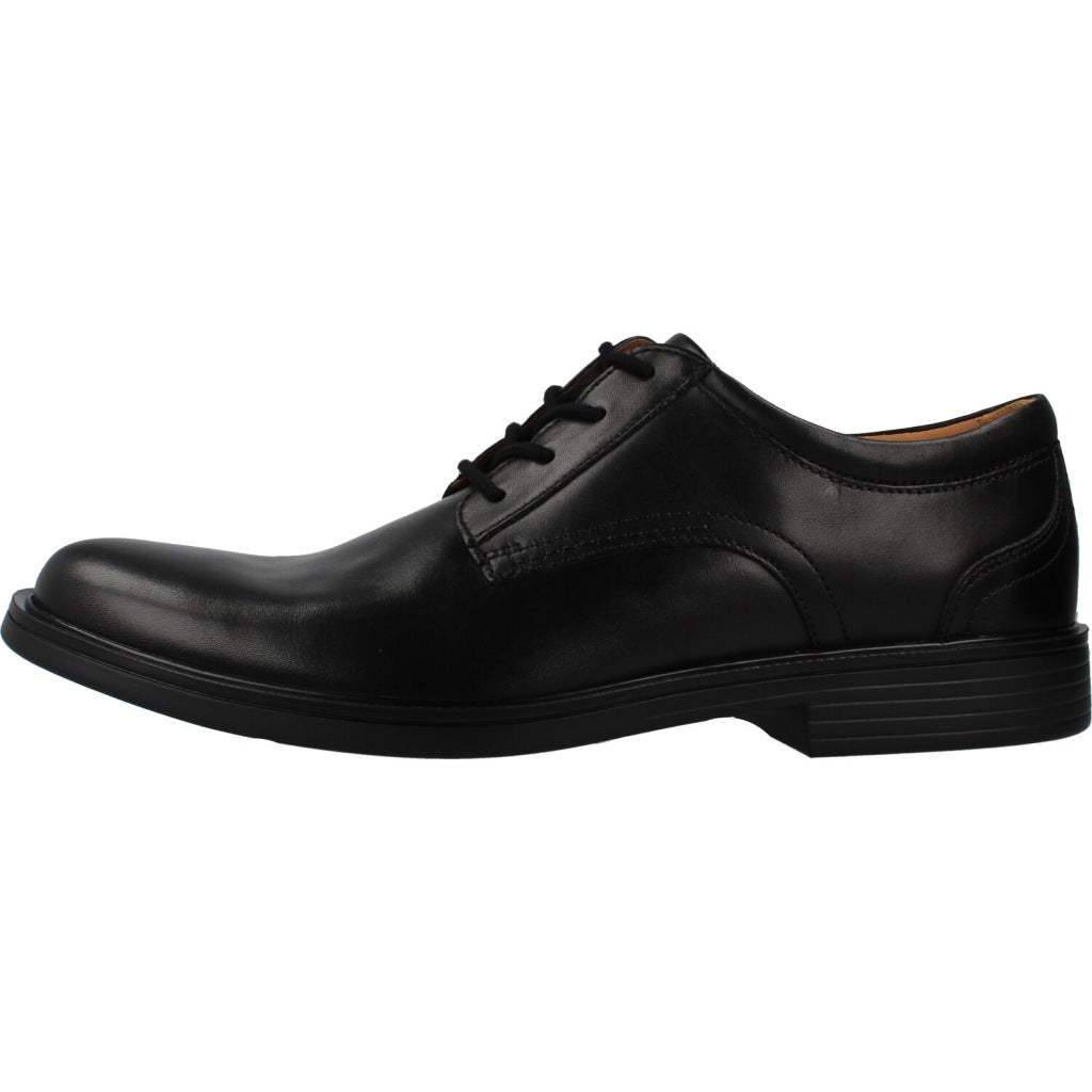 CLARKS C UN ALDRIC LACE en color NEGRO (2)