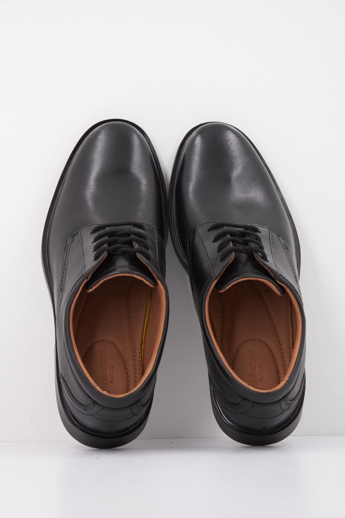 CLARKS C UN ALDRIC LACE en color NEGRO (3)