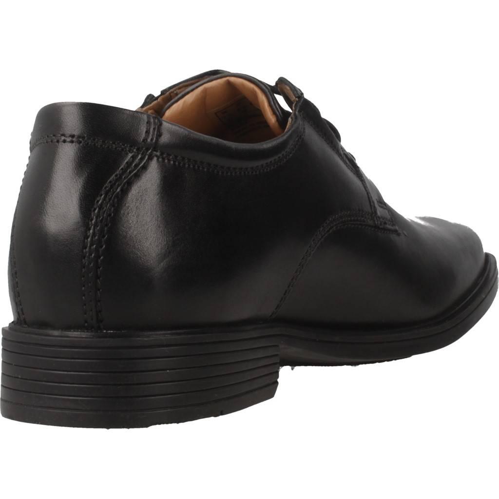 CLARKS TILDEN PLAIN en color NEGRO (3)
