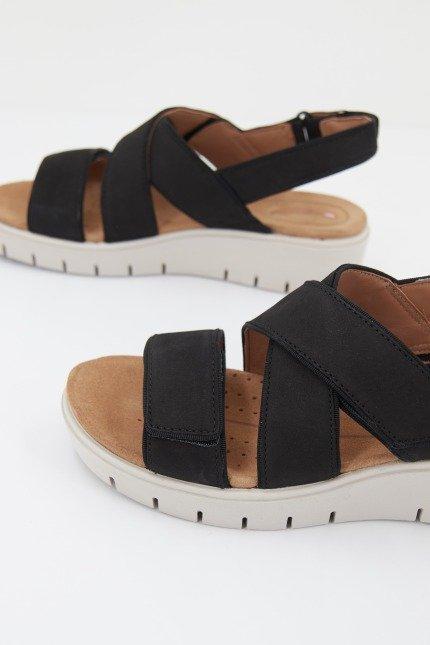 CLARKS UN KARELY DEW BLACK NUBUCK en color NEGRO (4)