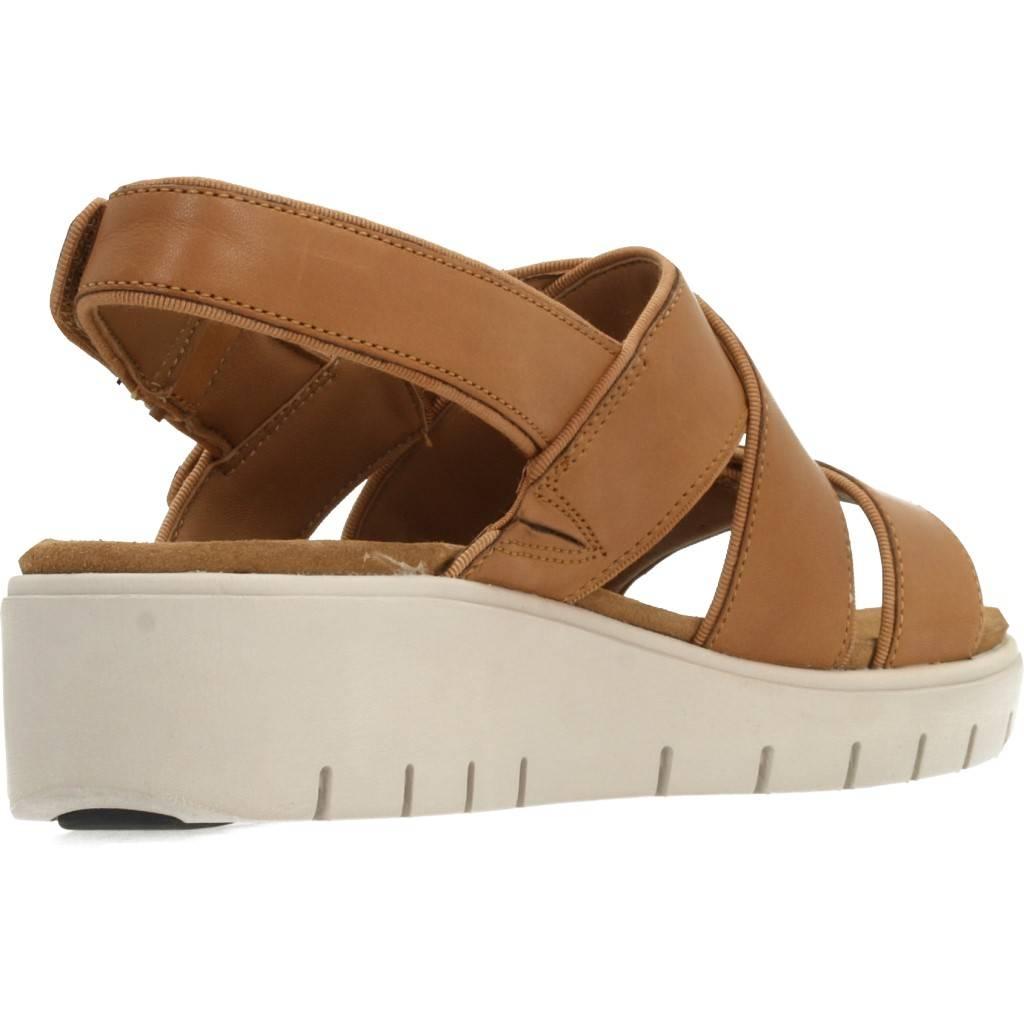 CLARKS UN KARELY DEW LIGHT TAN LE en color MARRON (3)
