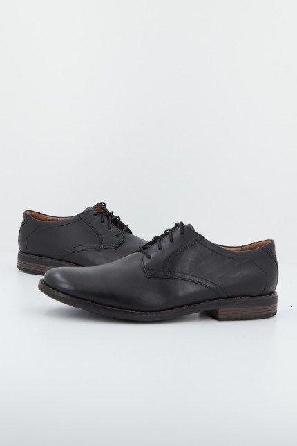 CLARKS BECKEN LACE en color NEGRO (1)